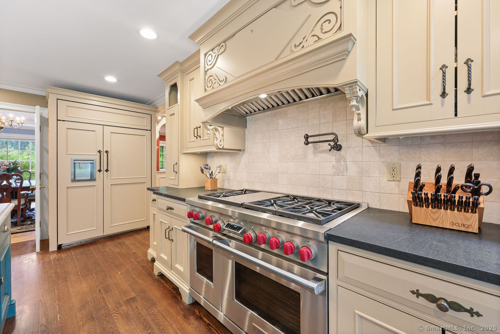 16 Oak Bluff