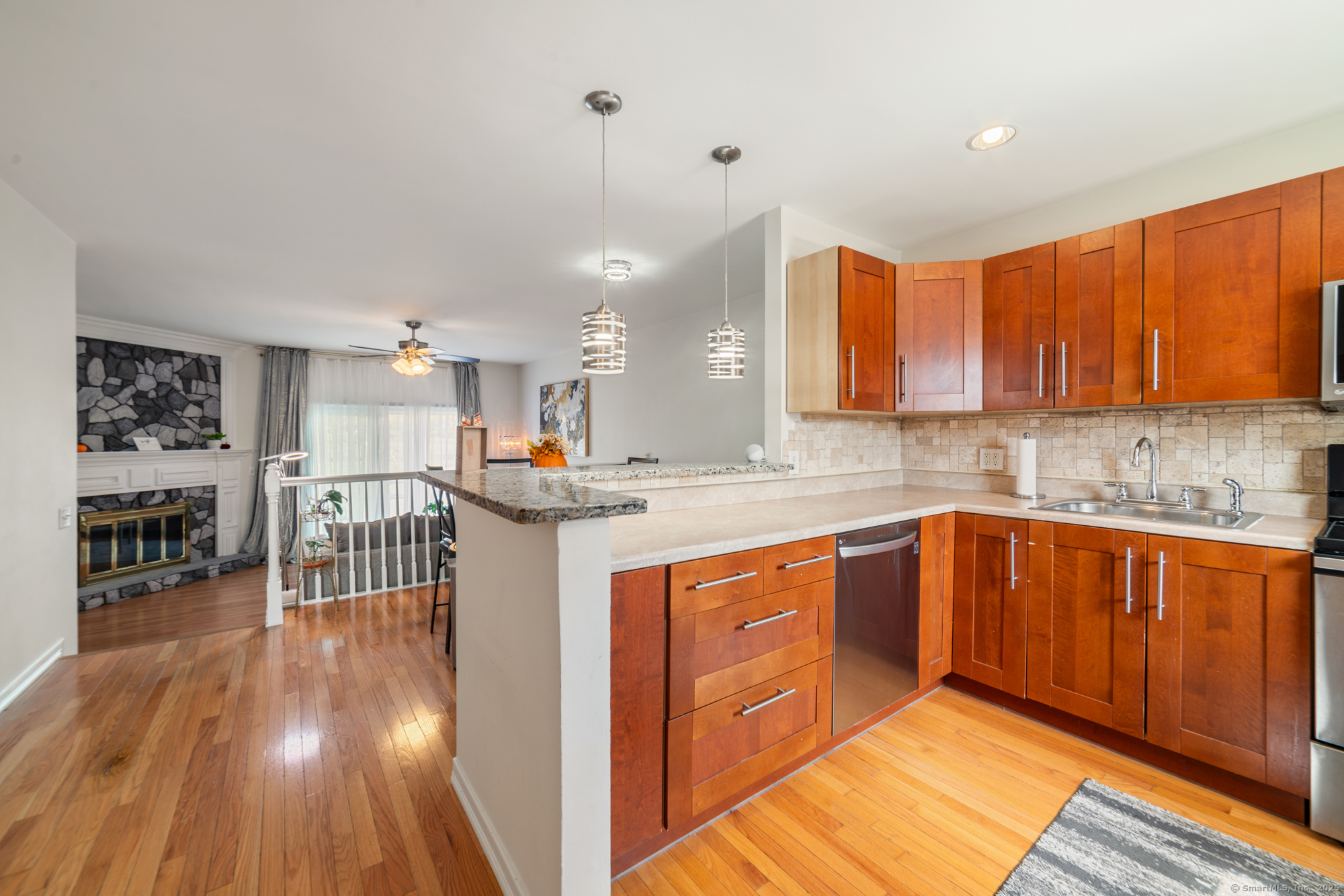 54 Meetinghouse Village 2