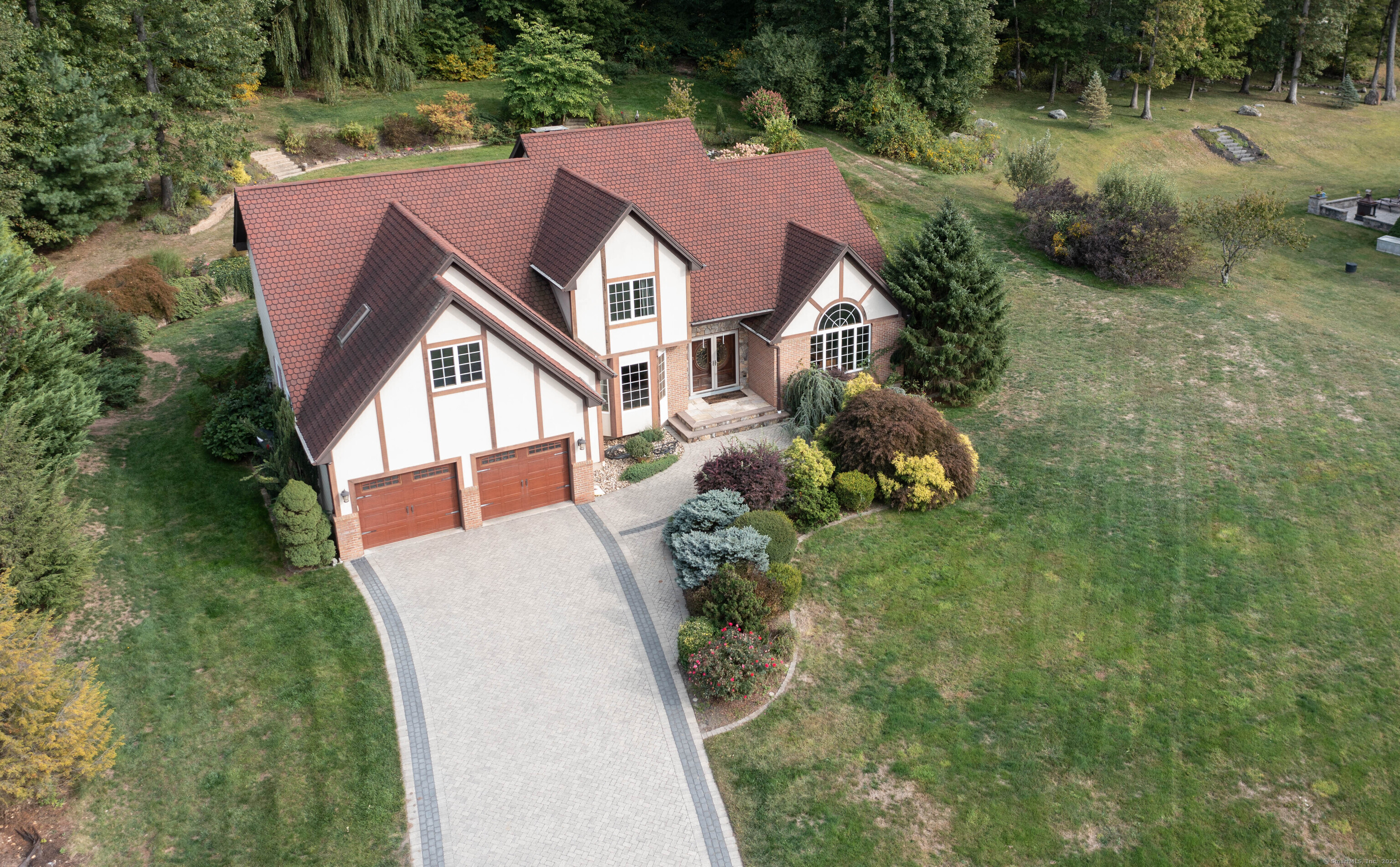 61 Pine Hollow Drive
