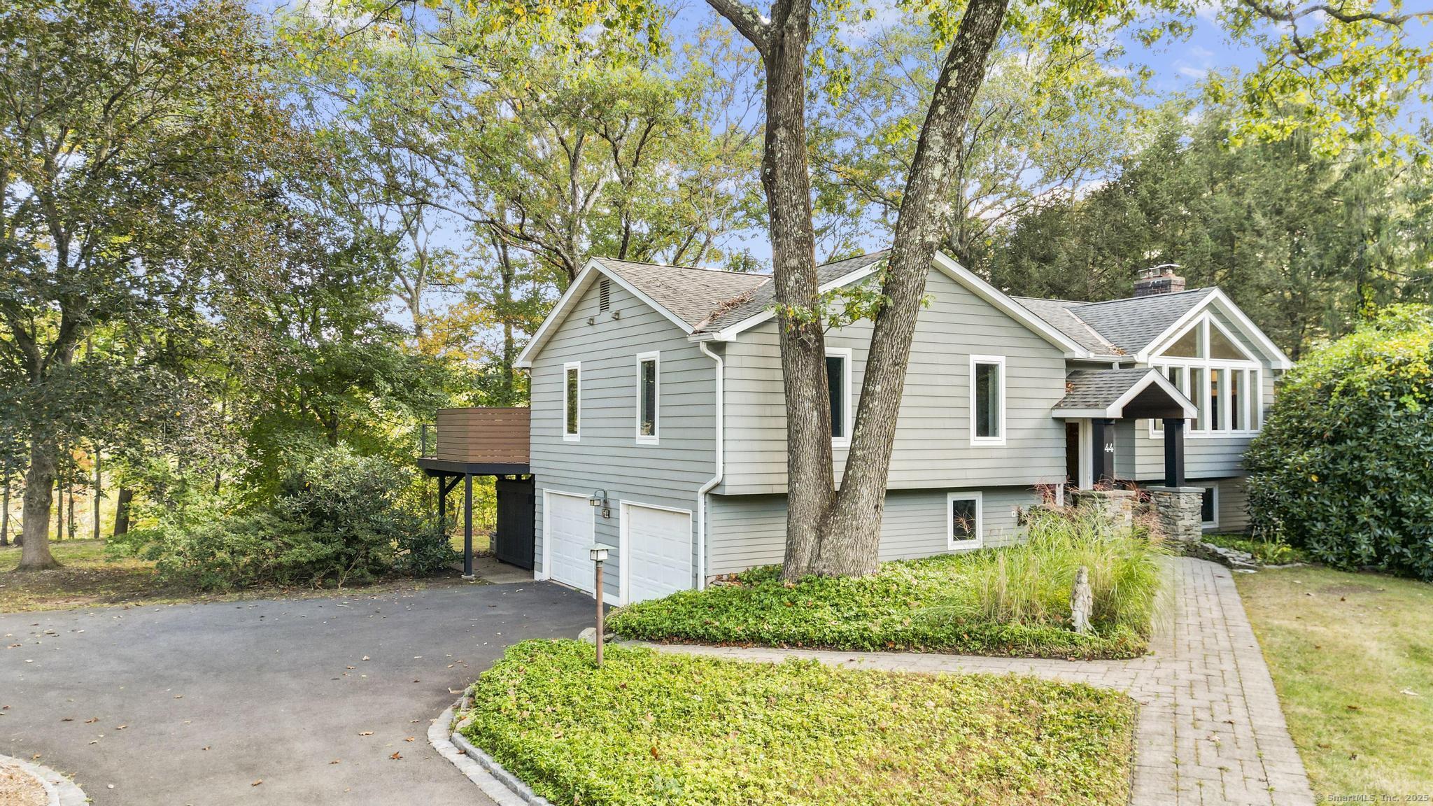 44 Echo Lane