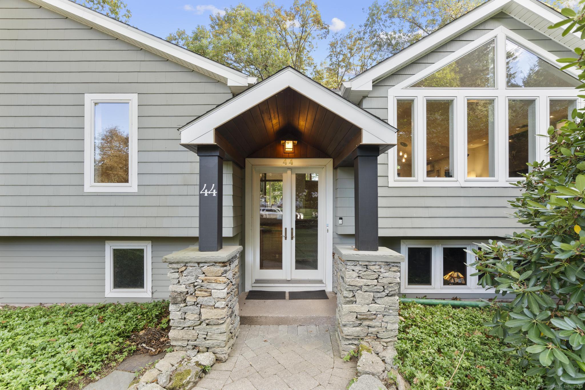 44 Echo Lane