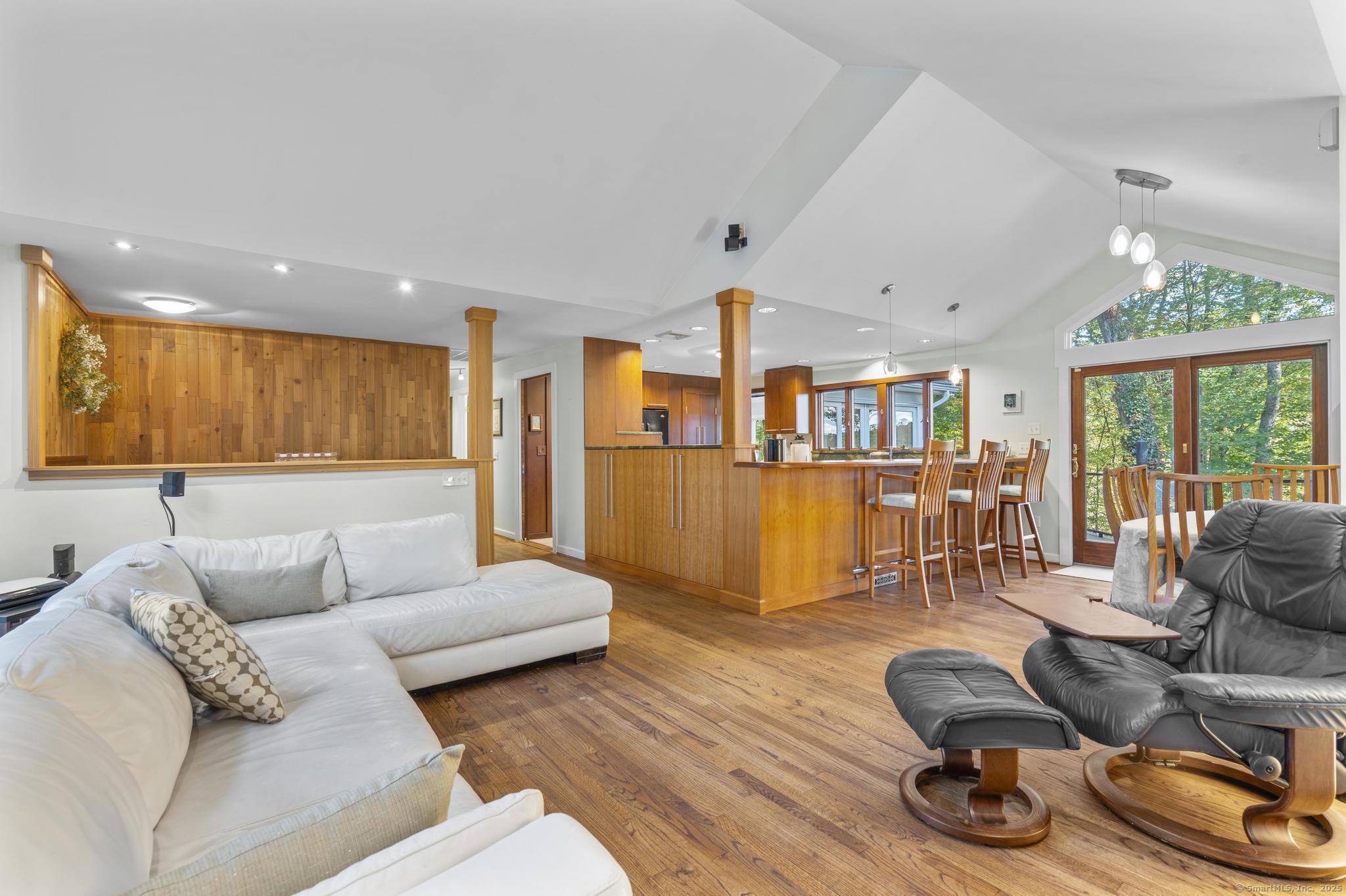 44 Echo Lane