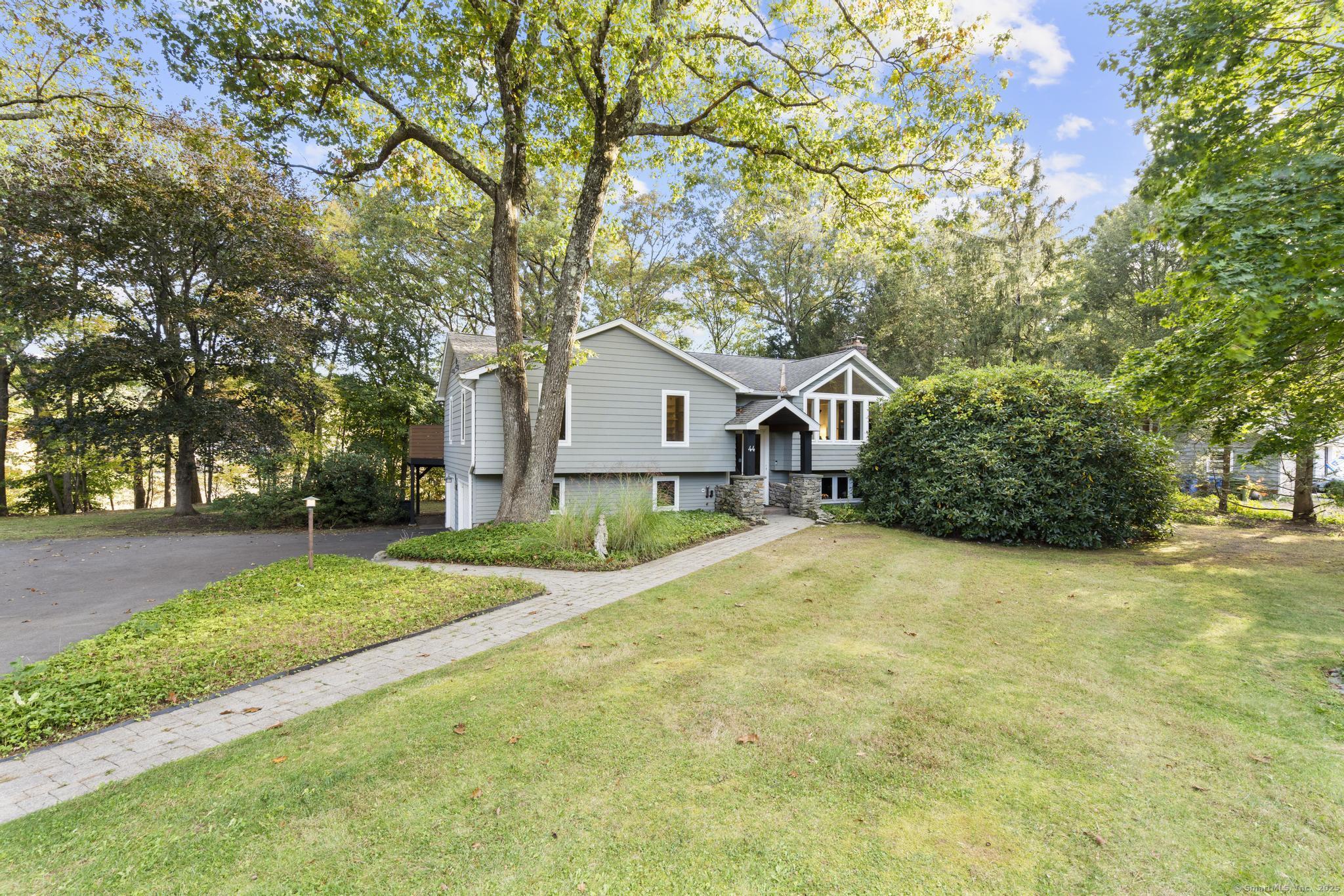 44 Echo Lane