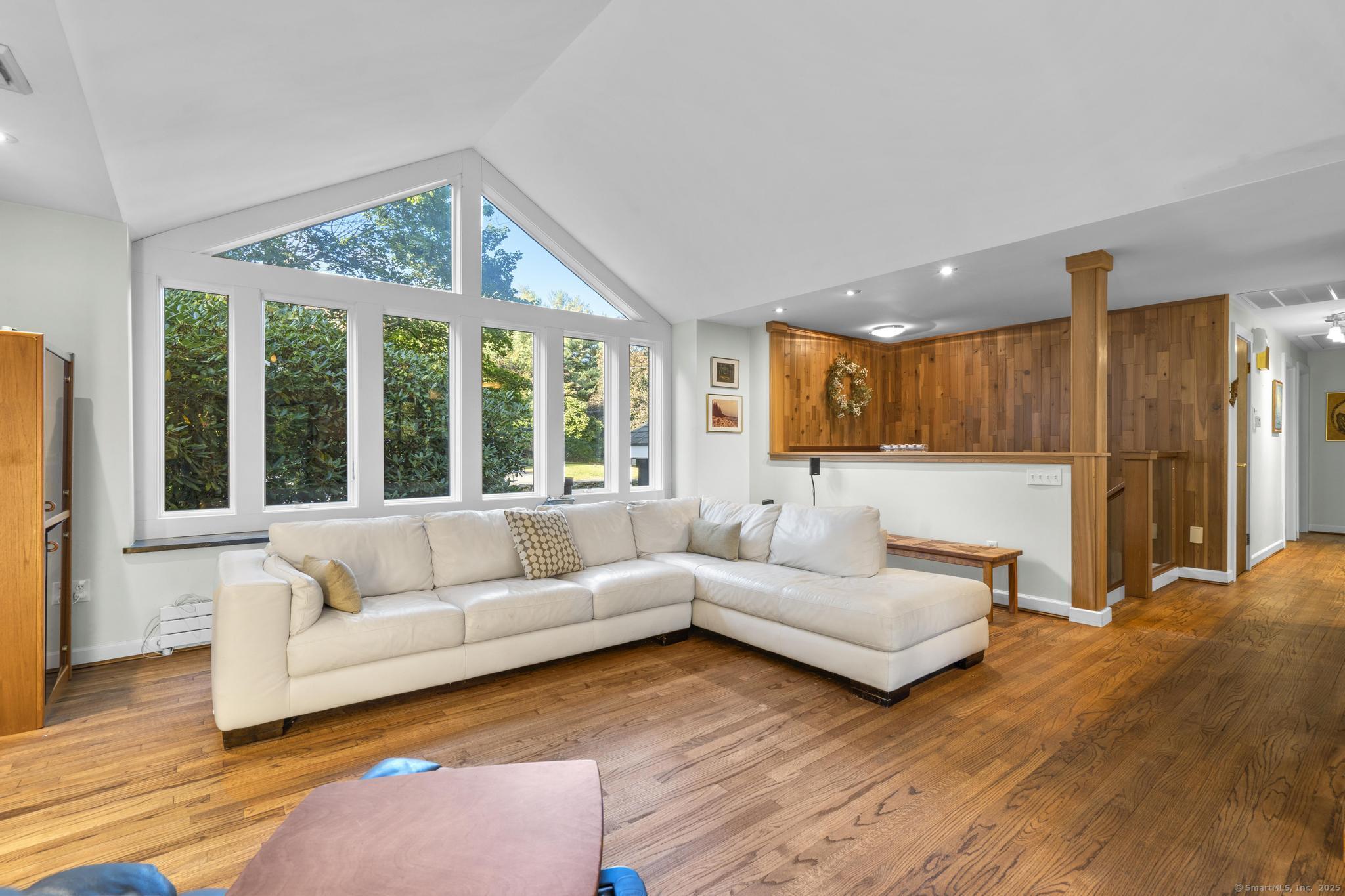 44 Echo Lane