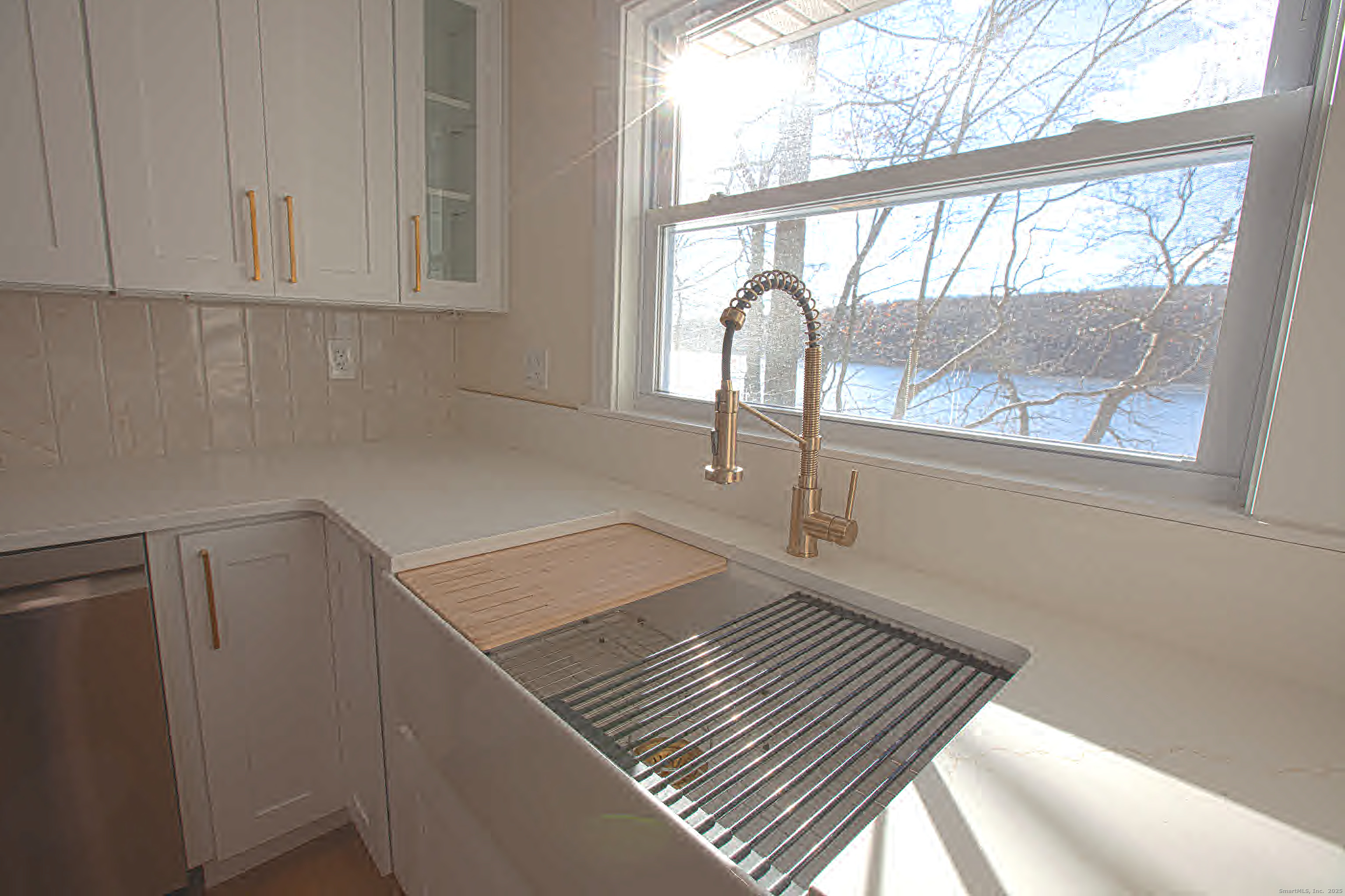 145 Lakeview Drive
