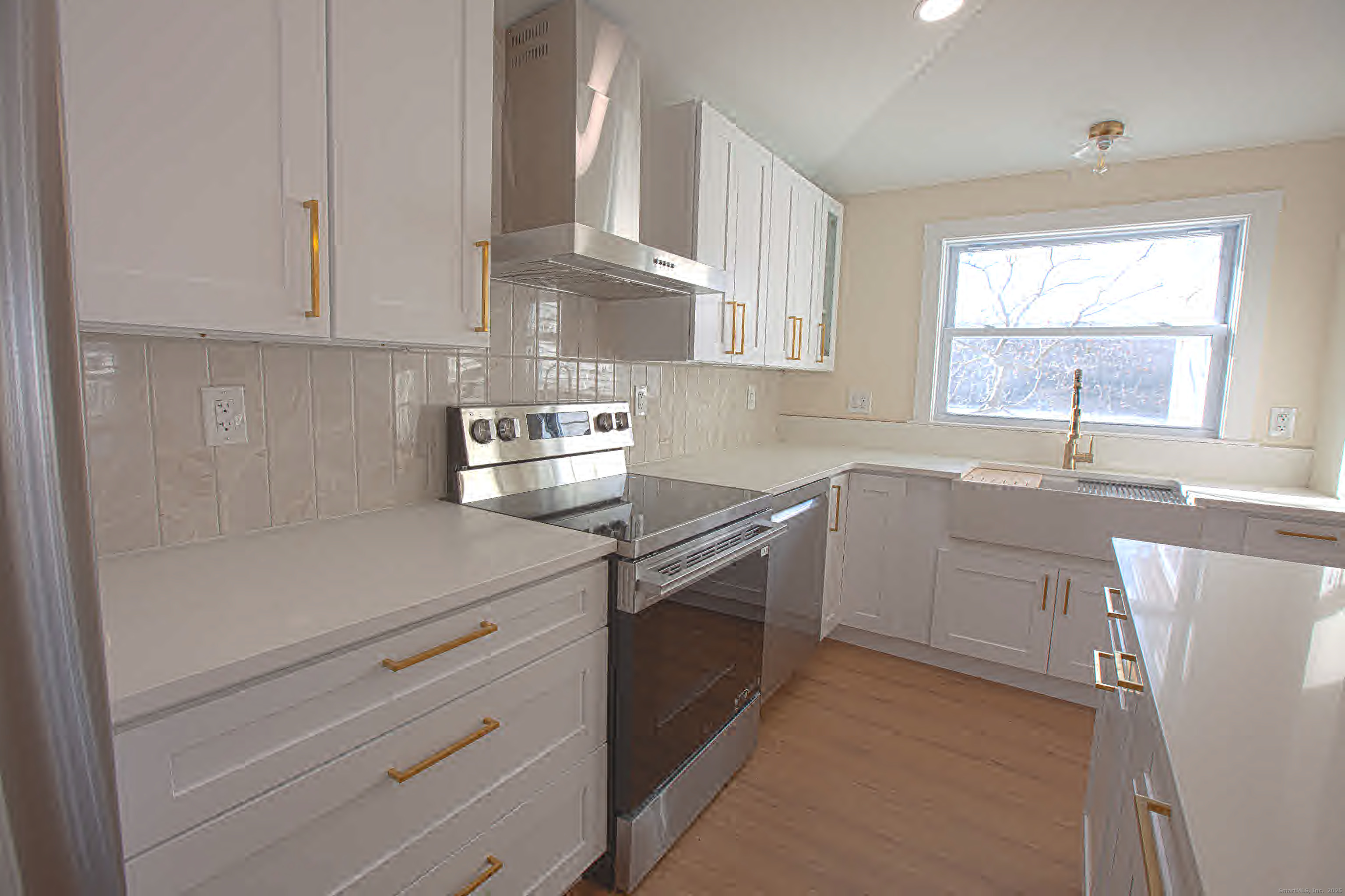 145 Lakeview Drive