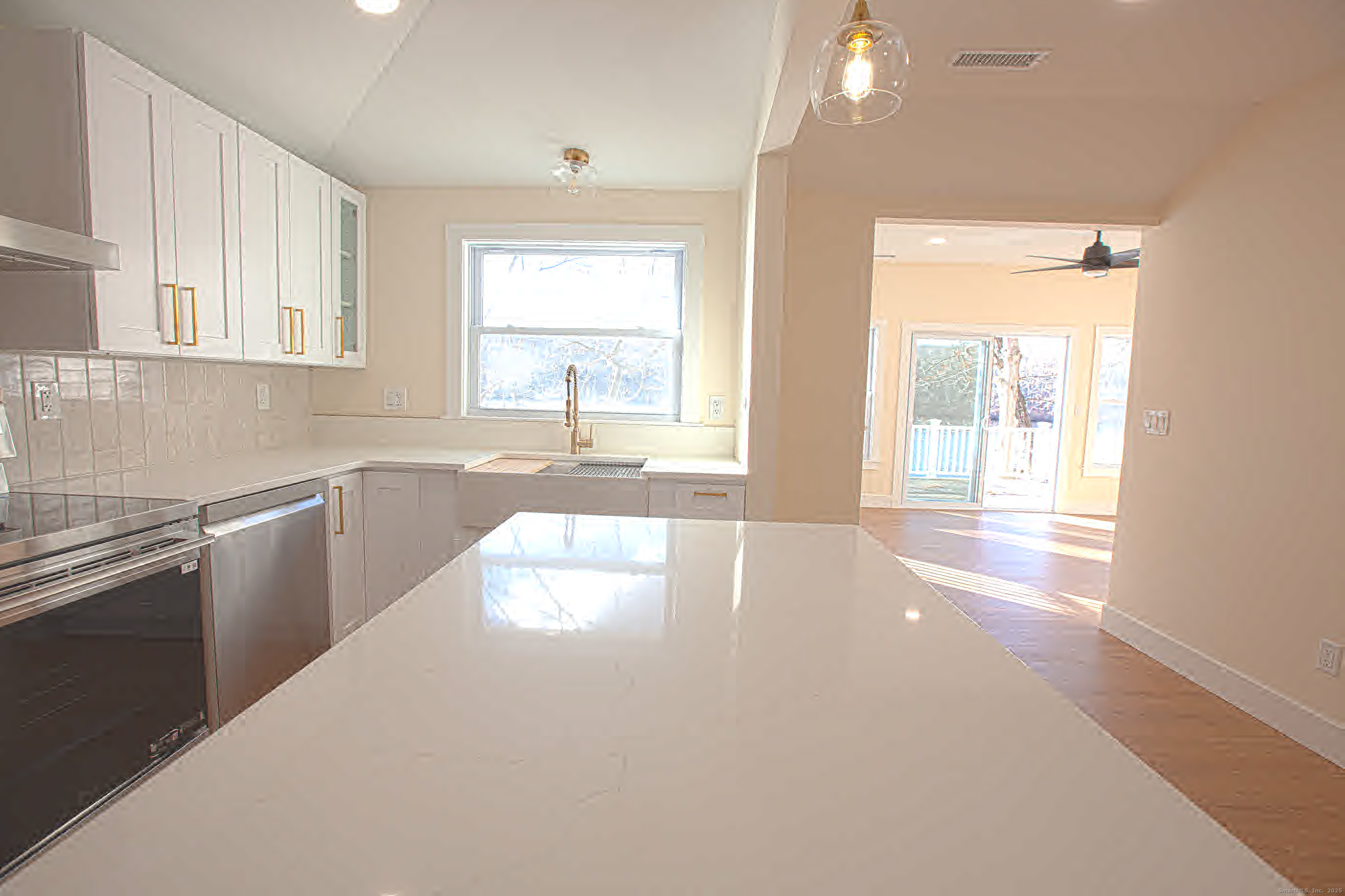 145 Lakeview Drive