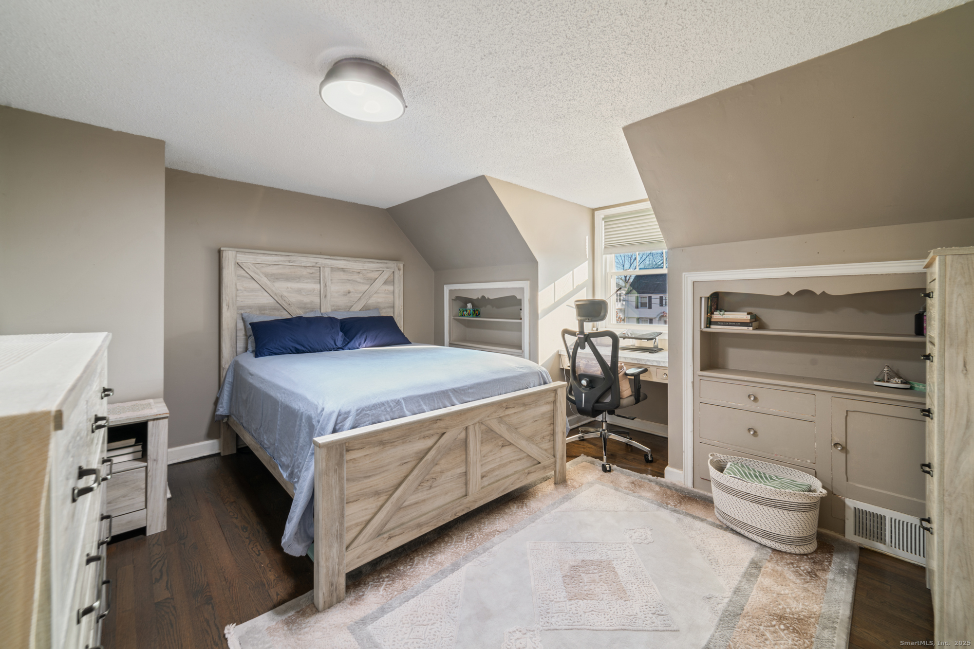 23 Ledyard Road