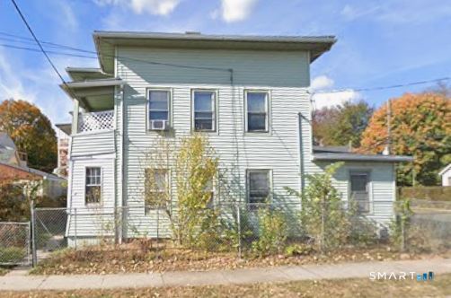 154 Curtis Street 1st Floor