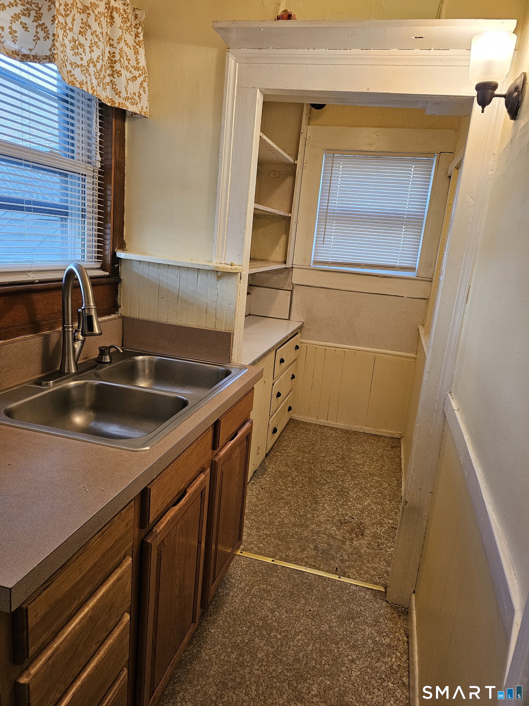 154 Curtis Street 1st Floor