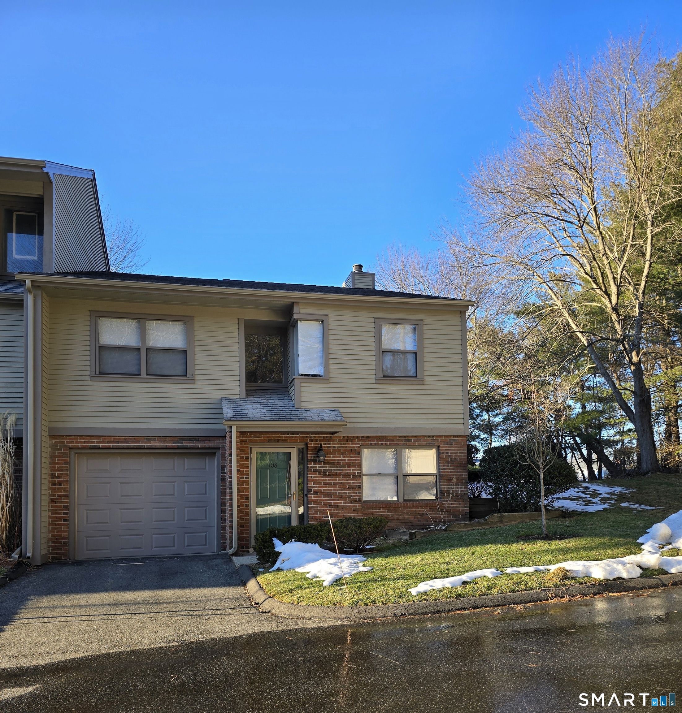 108 Metacomet Drive 108