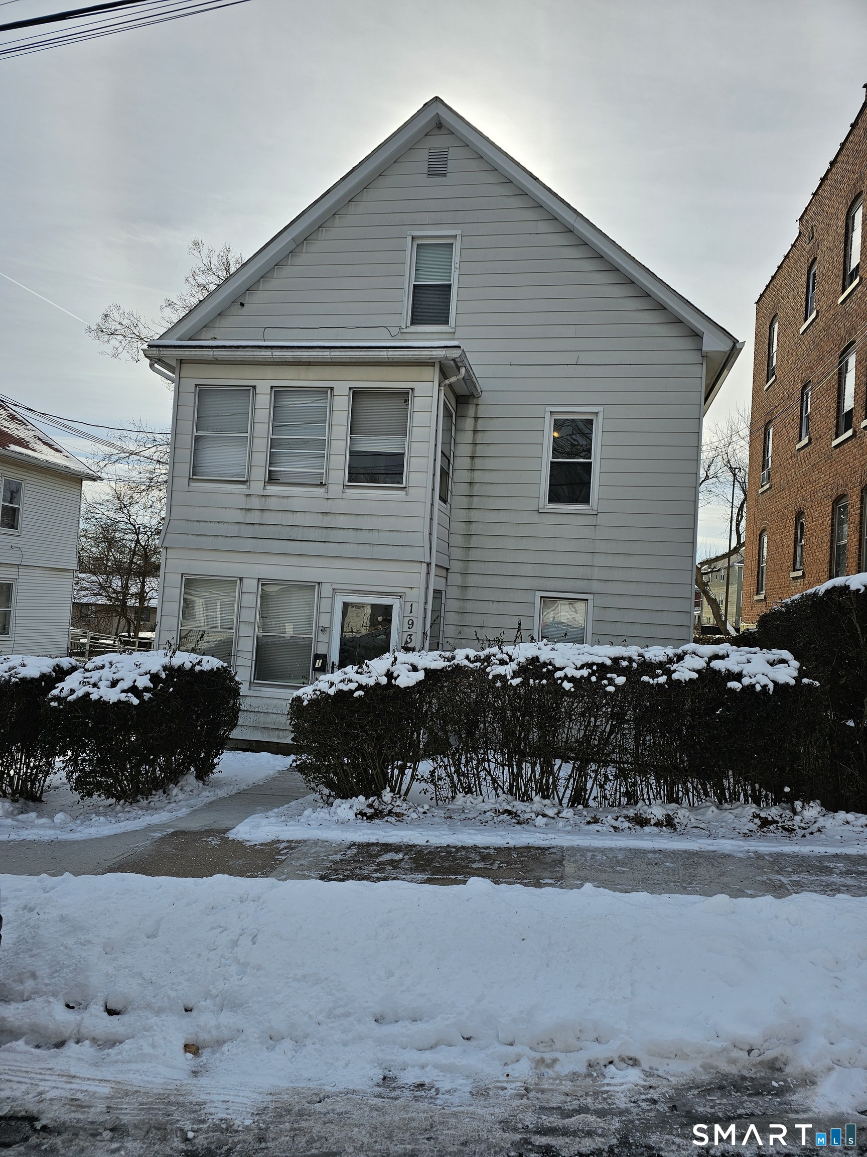 193 Daly Avenue 2nd Floor