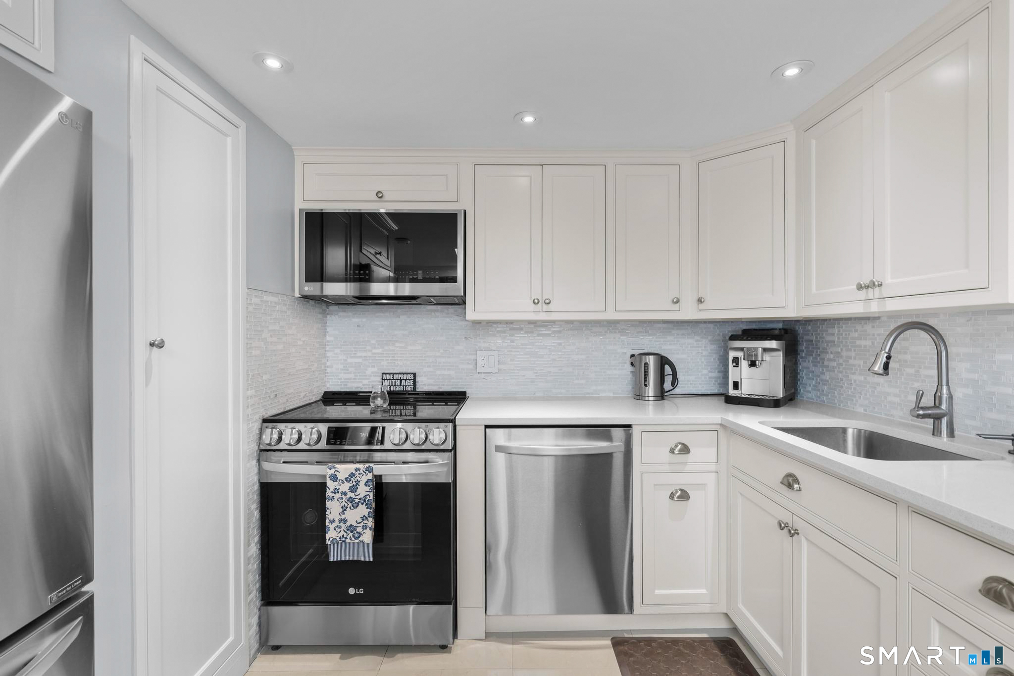 10 Riveredge Court