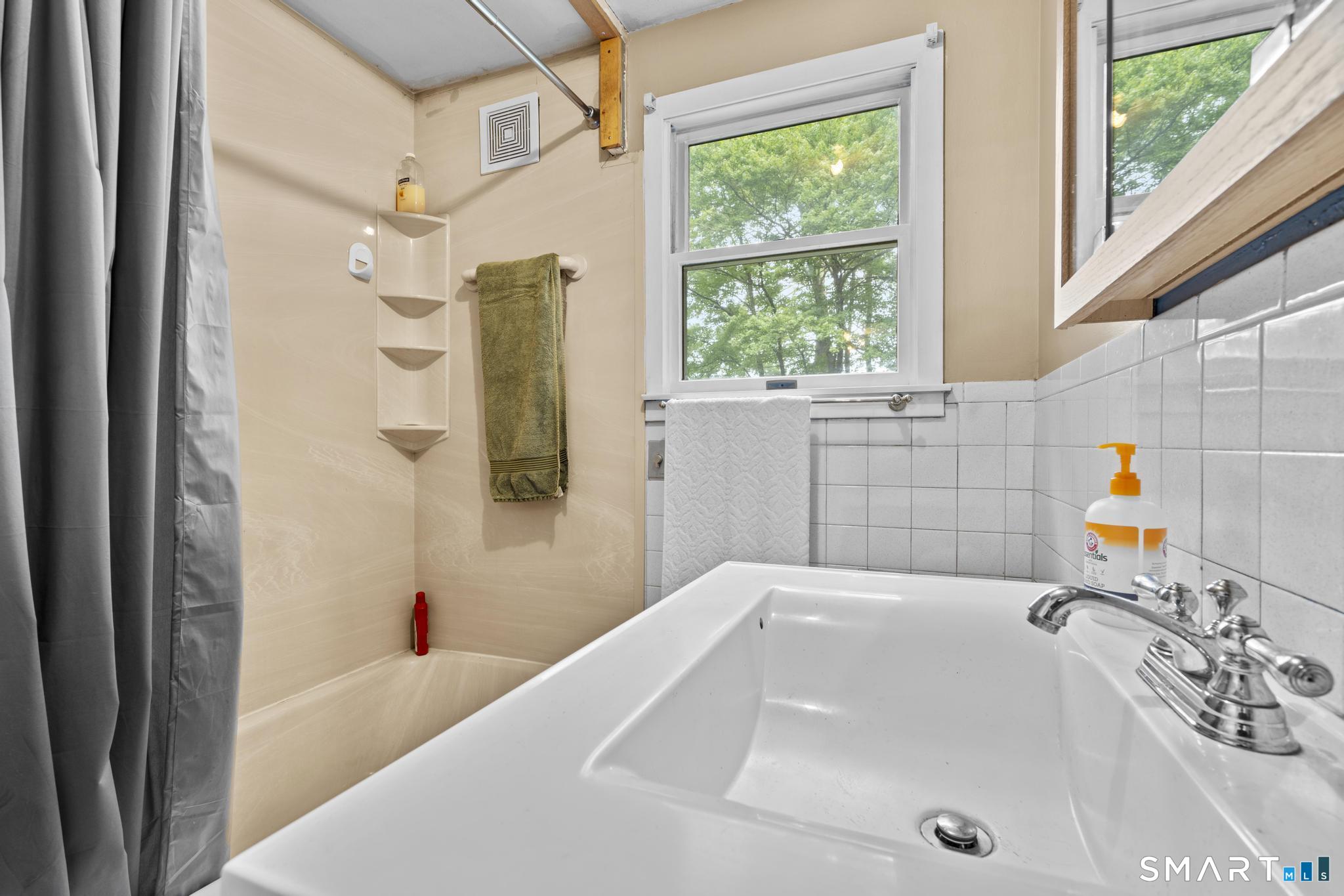 32 Fairview Avenue