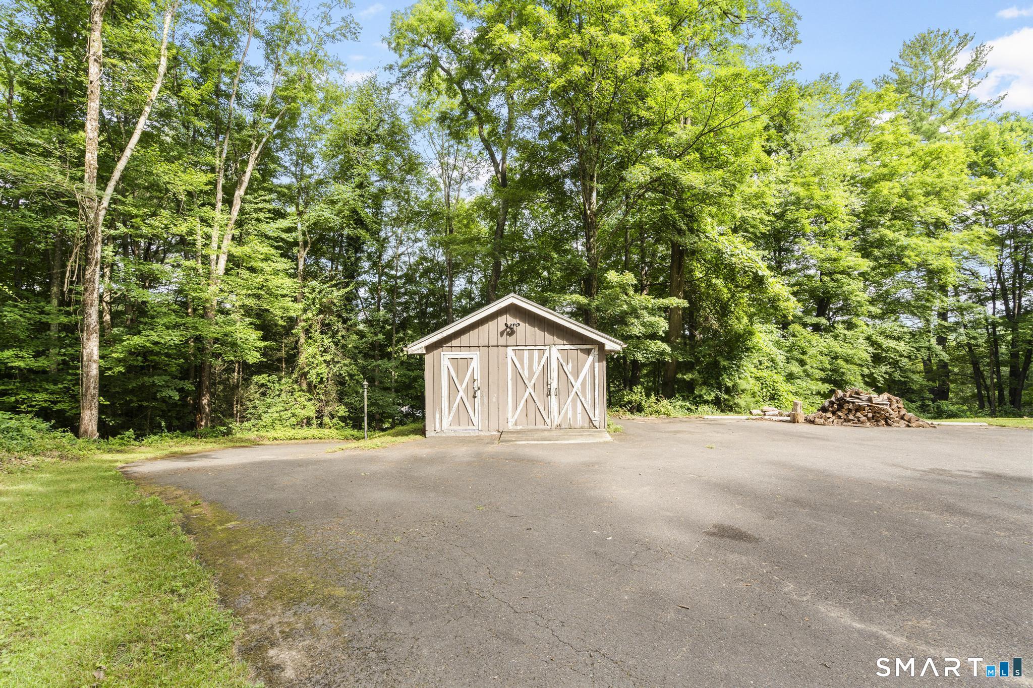 32 Fairview Avenue