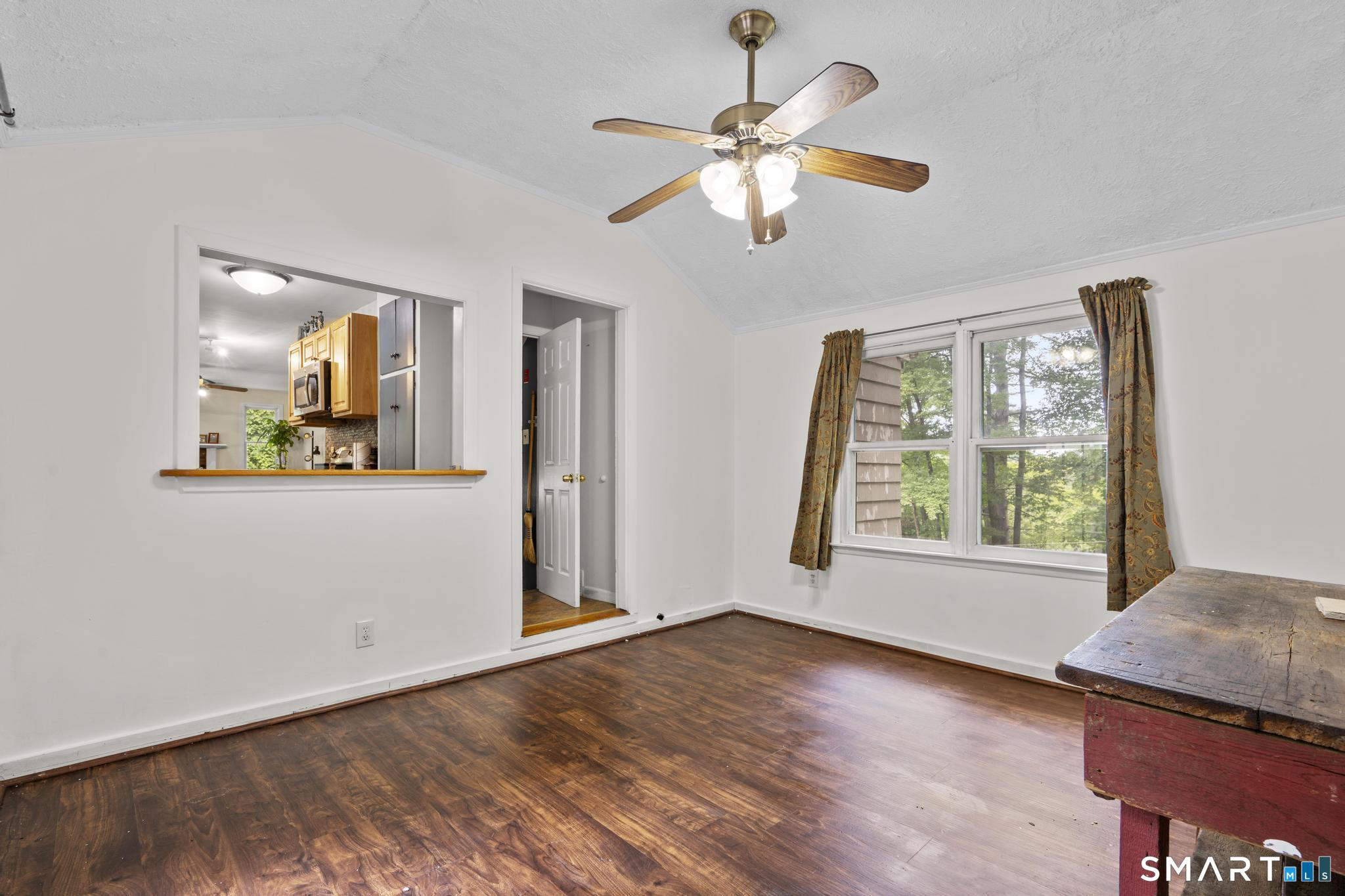 32 Fairview Avenue