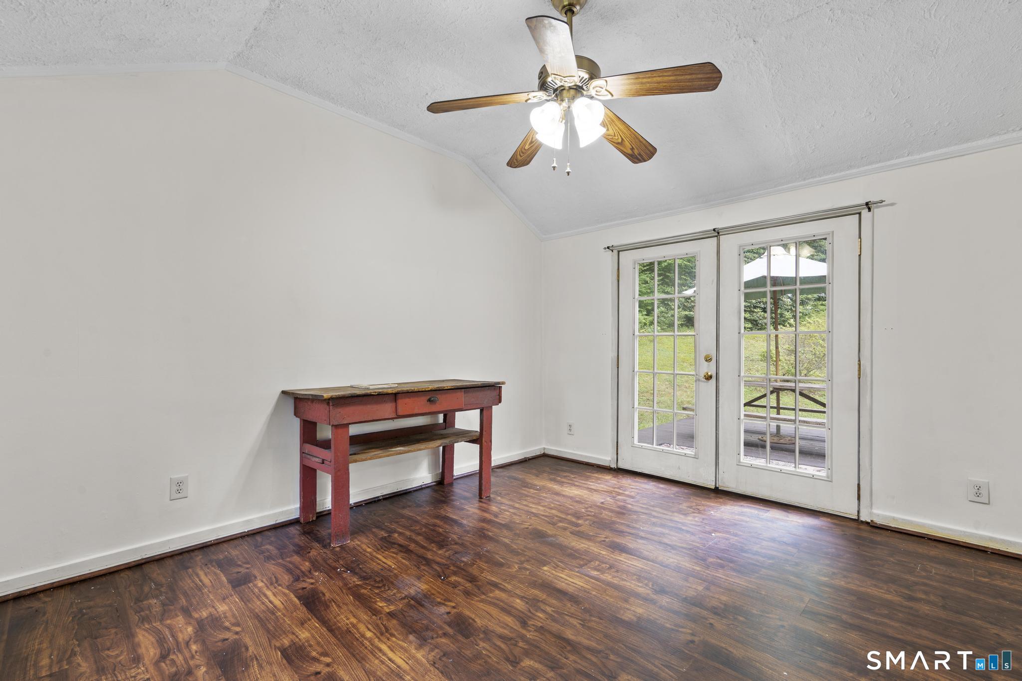 32 Fairview Avenue
