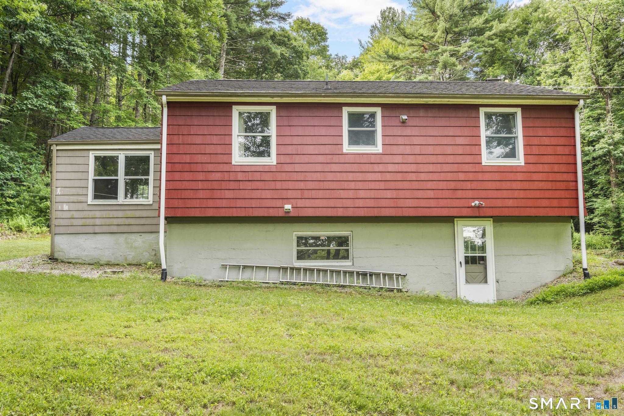32 Fairview Avenue