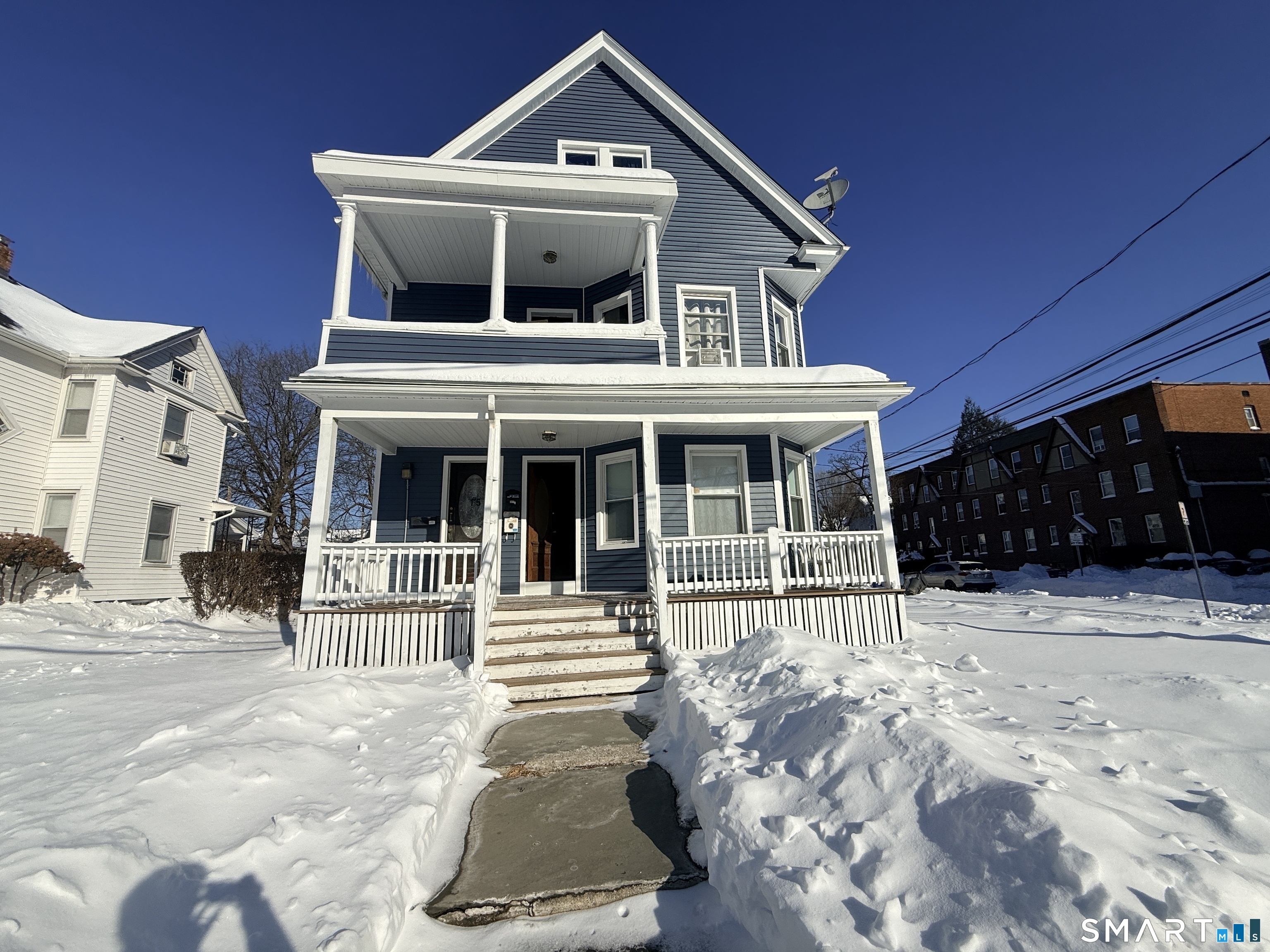 15-17 Beacon Street Unit: 1st Floor