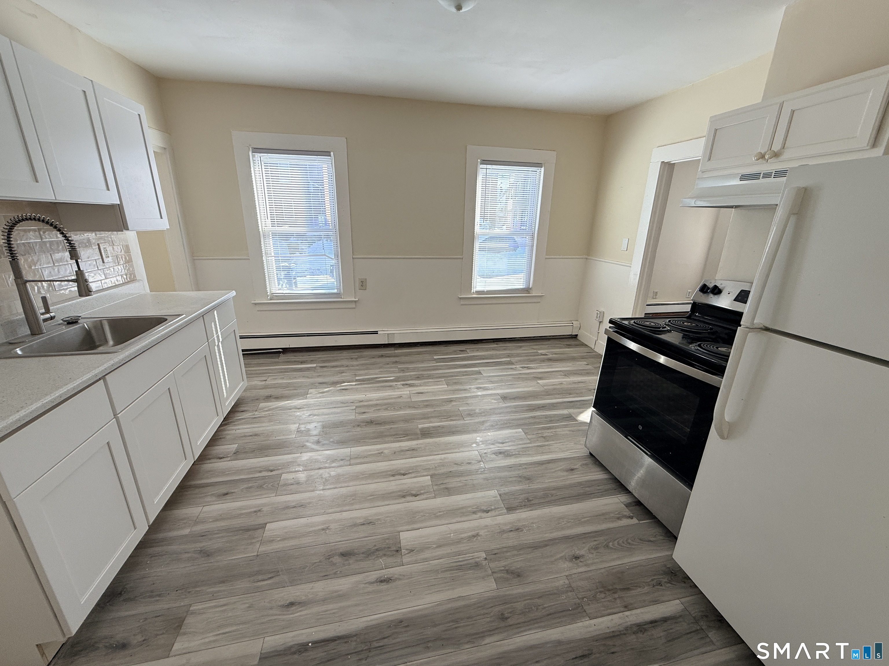 15-17 Beacon Street Unit: 1st Floor