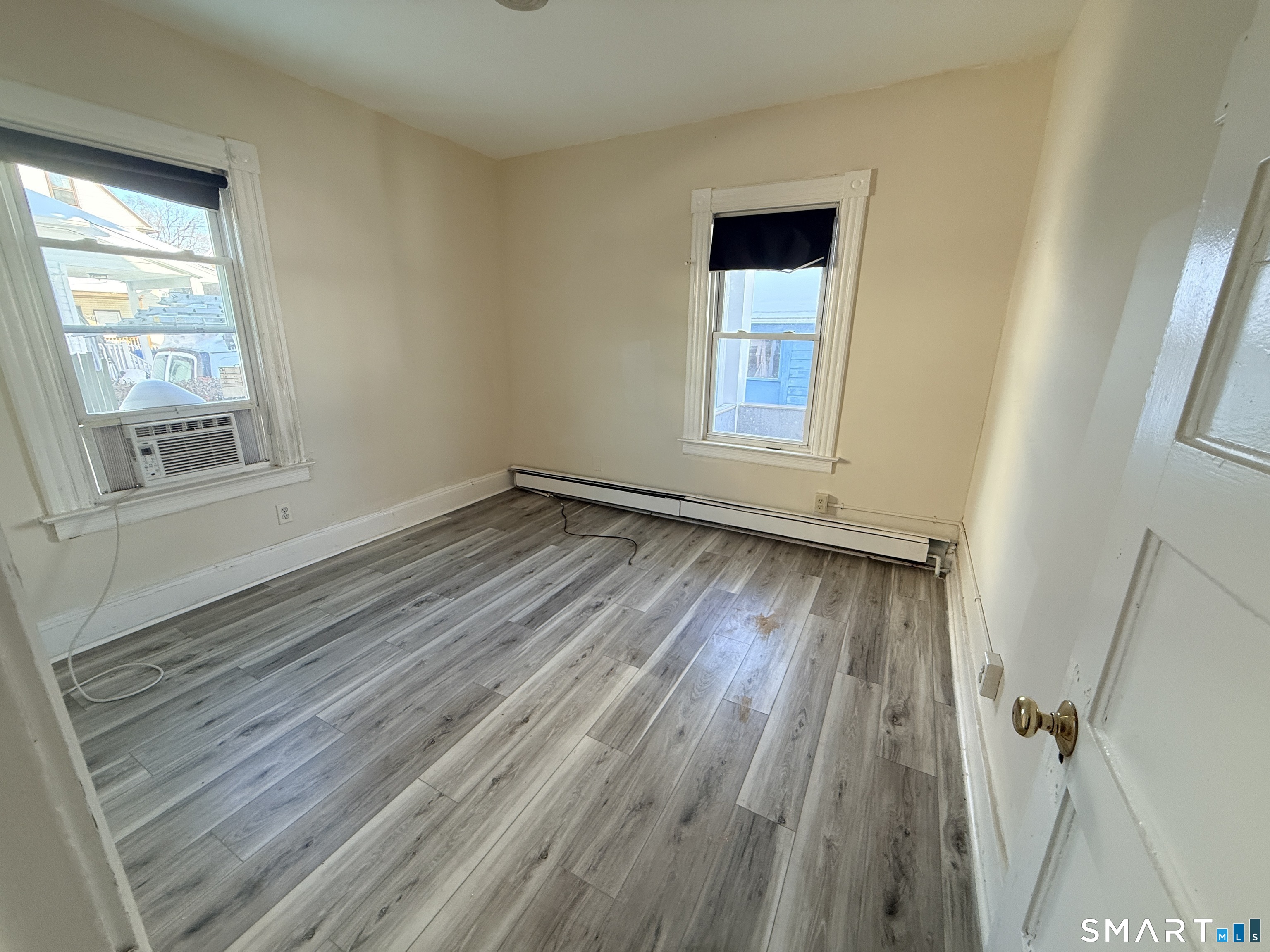 15-17 Beacon Street Unit: 1st Floor