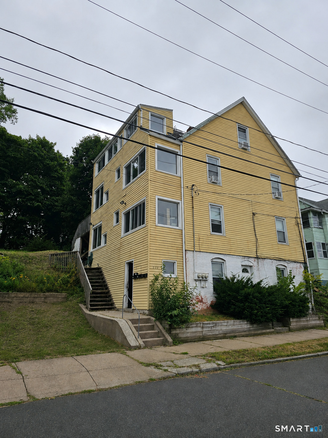 222 Clark Street Unit: 1st Floor