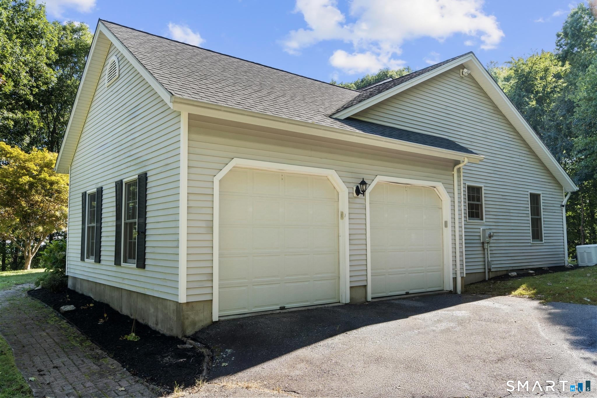 30 Holley Lane