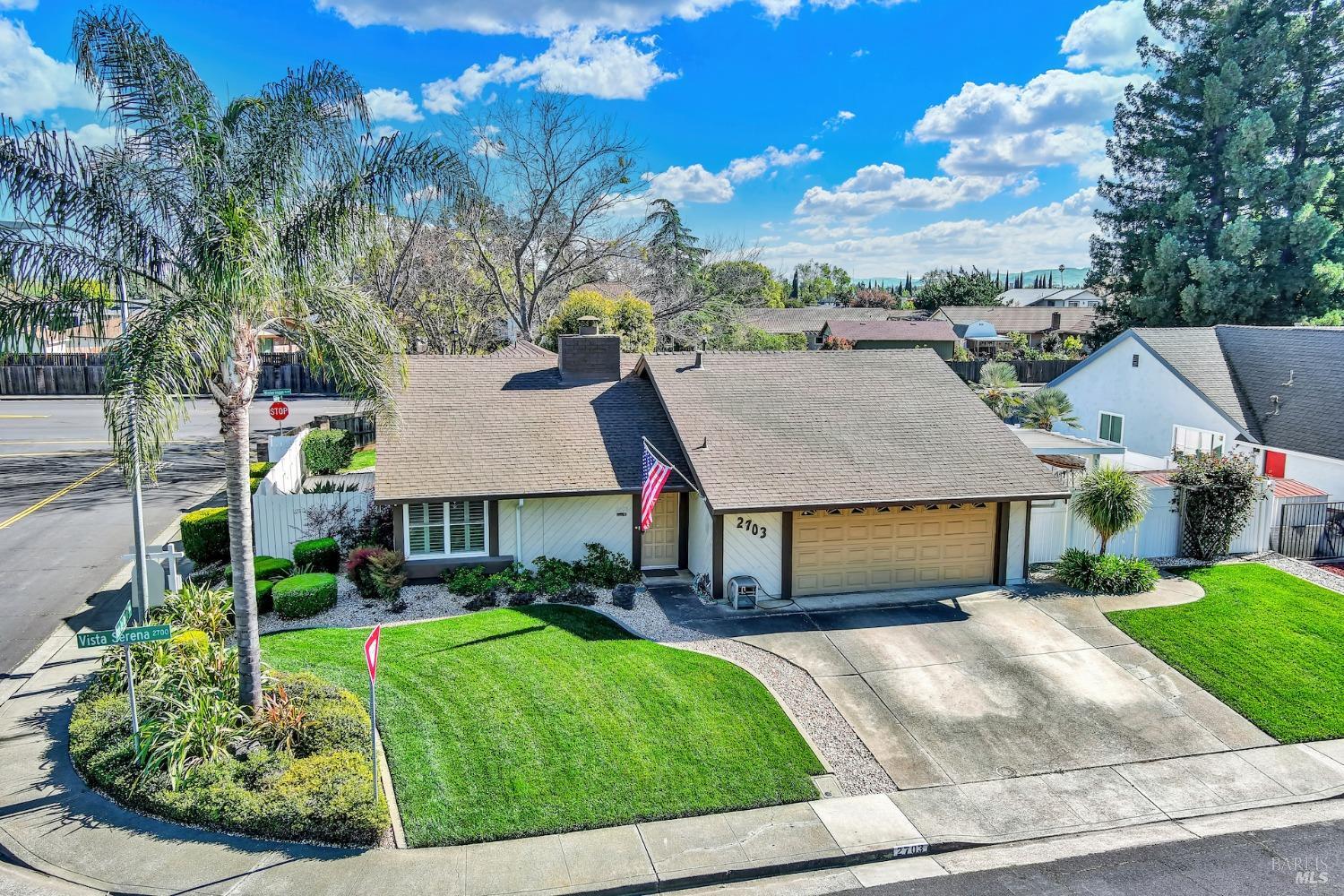 2703 Vista Serena
