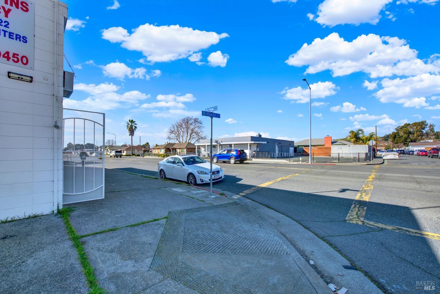 1727-1731 Springs Rd