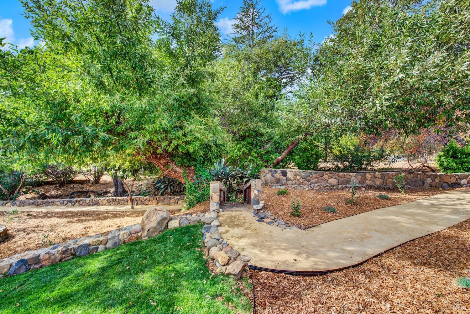 4605 Green Valley Rd