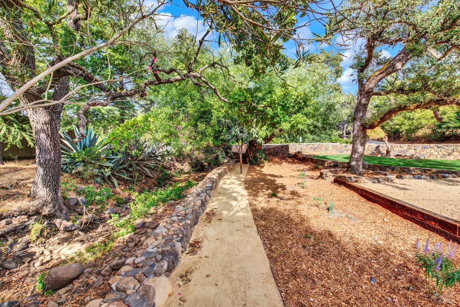 4605 Green Valley Rd