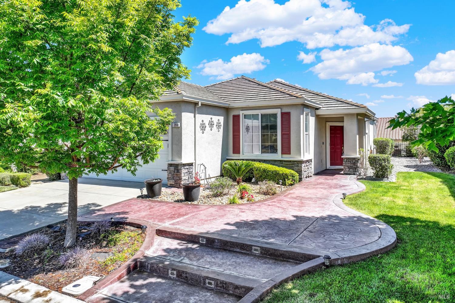 390 Edgewood Drive