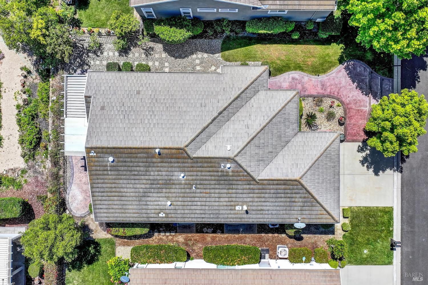 390 Edgewood Drive
