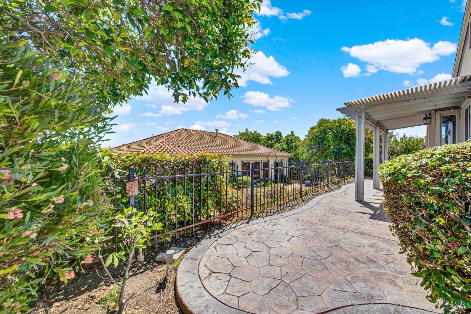 390 Edgewood Drive