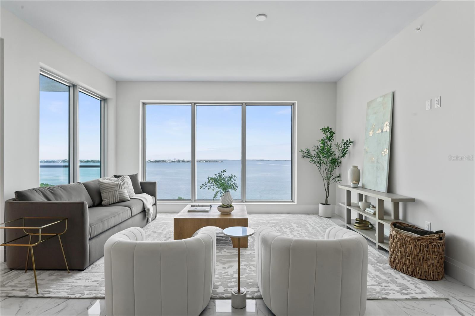 2910 W BARCELONA ST #903