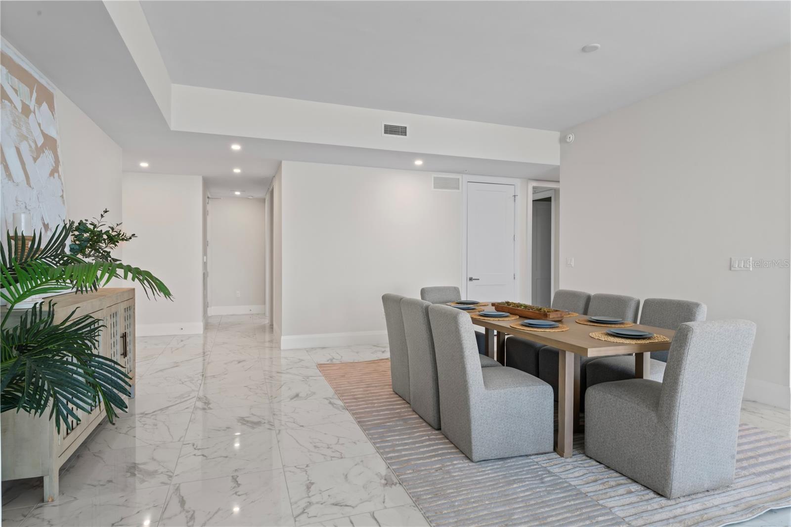 2910 W BARCELONA ST #903