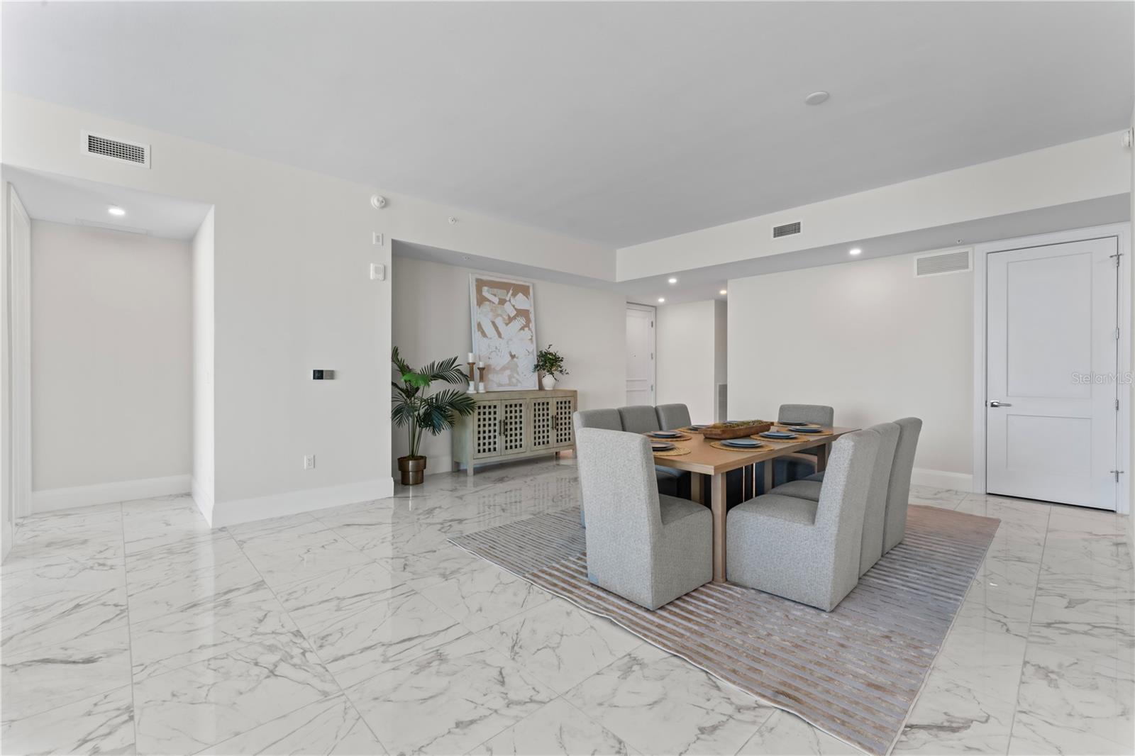 2910 W BARCELONA ST #903