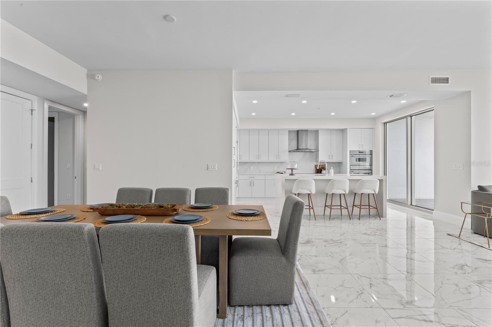 2910 W BARCELONA ST #903