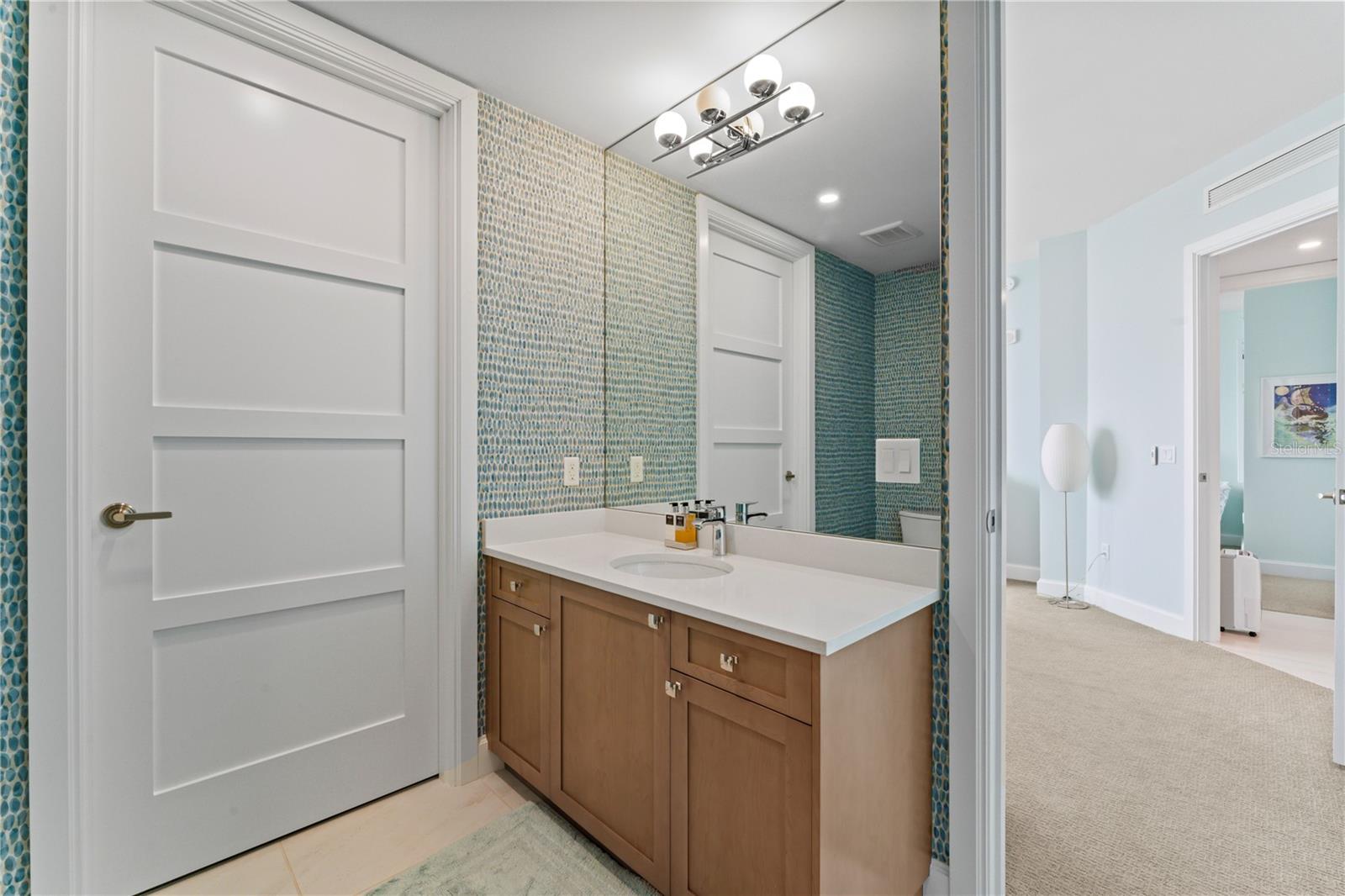 3401 BAYSHORE BLVD #1801