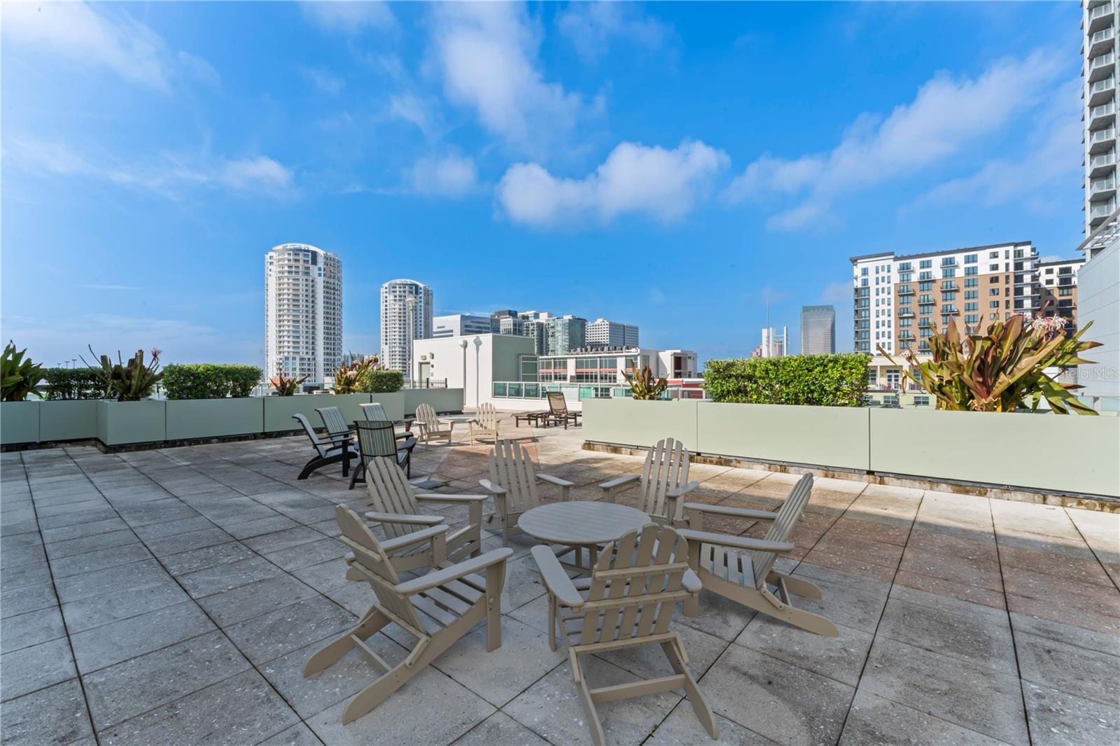 912 CHANNELSIDE DR #2607
