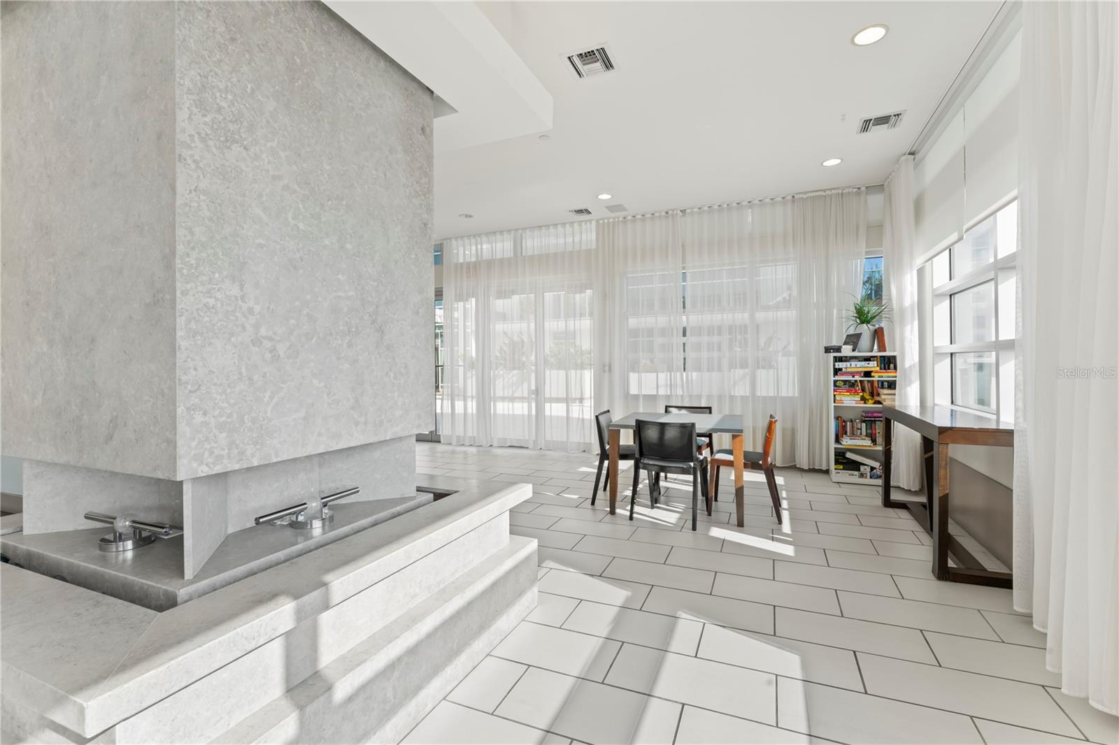 912 CHANNELSIDE DR #2607