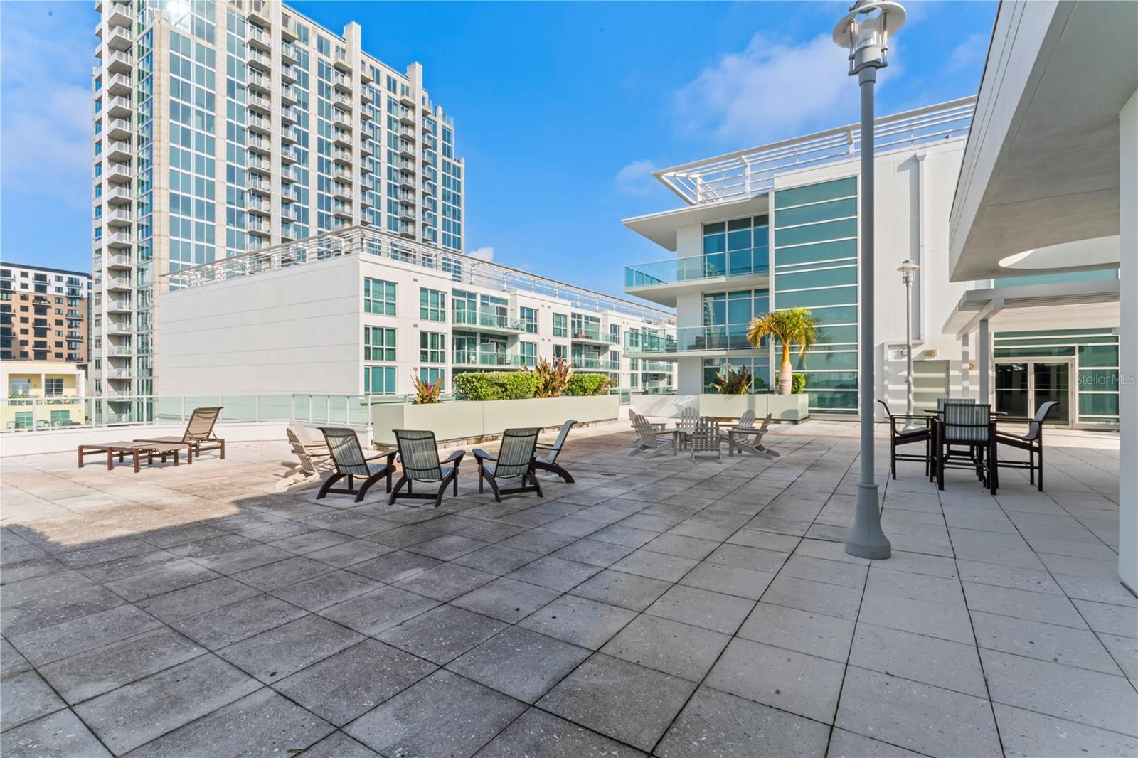912 CHANNELSIDE DR #2607