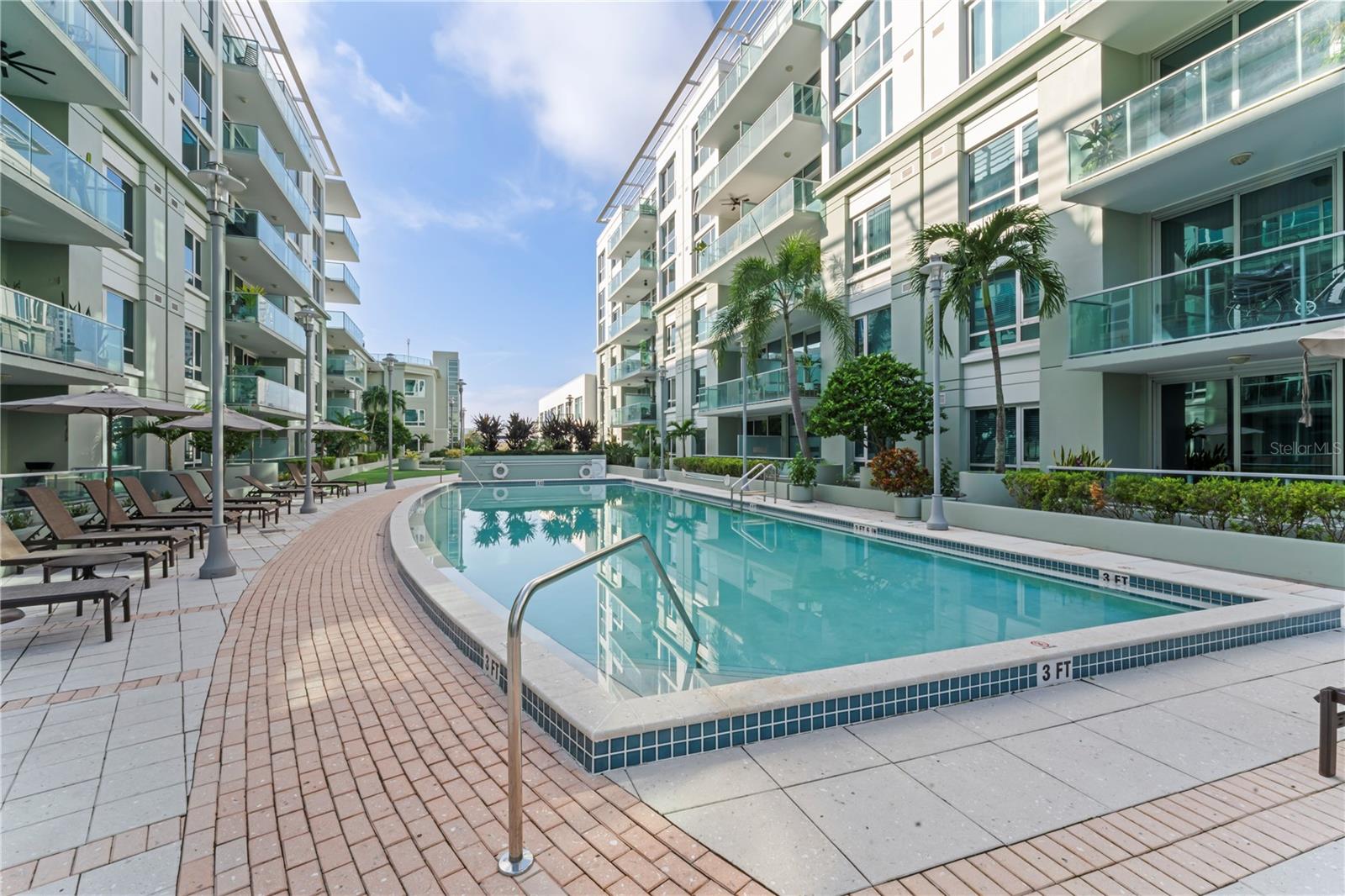 912 CHANNELSIDE DR #2607