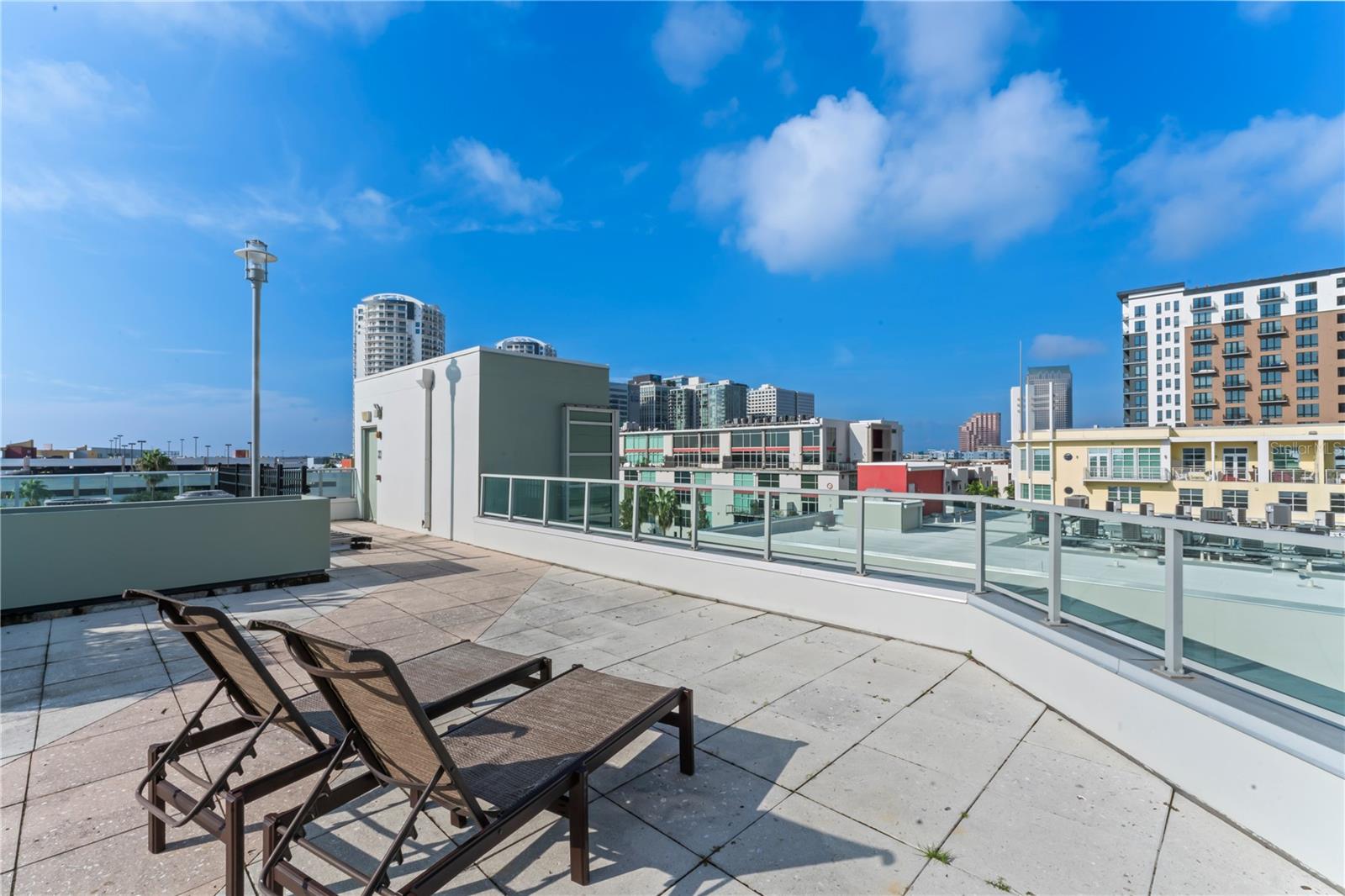 912 CHANNELSIDE DR #2607
