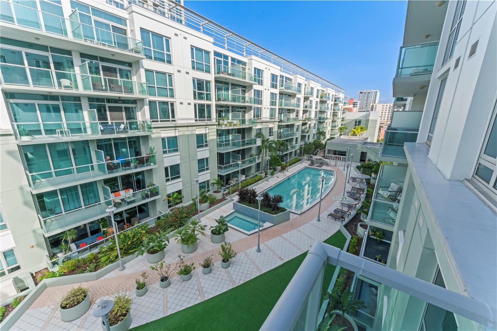 912 CHANNELSIDE DR #2607
