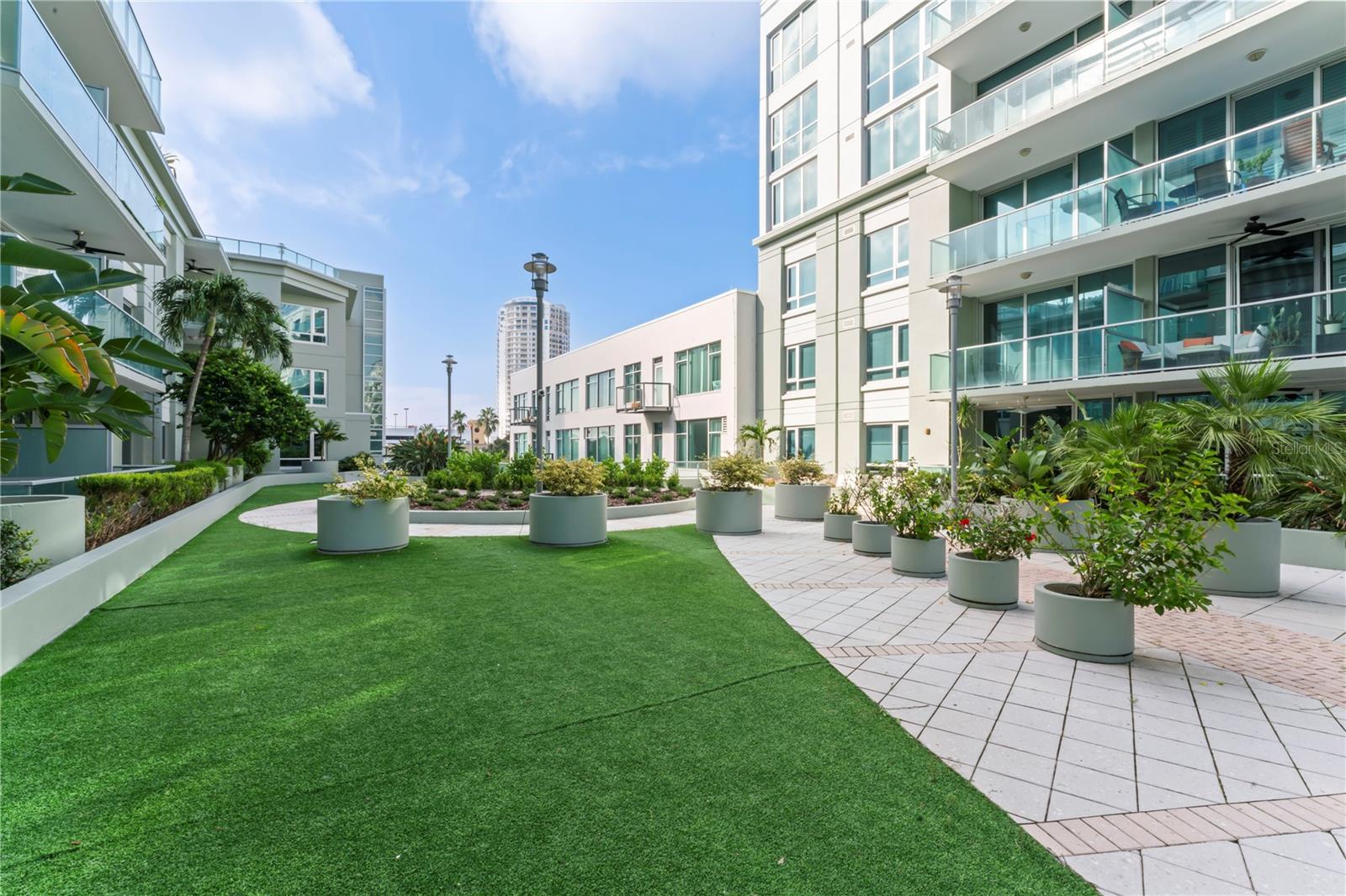 912 CHANNELSIDE DR #2607