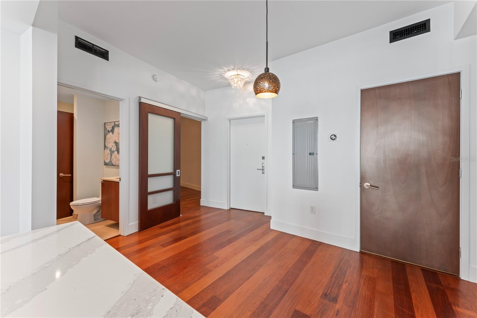 912 CHANNELSIDE DR #2607
