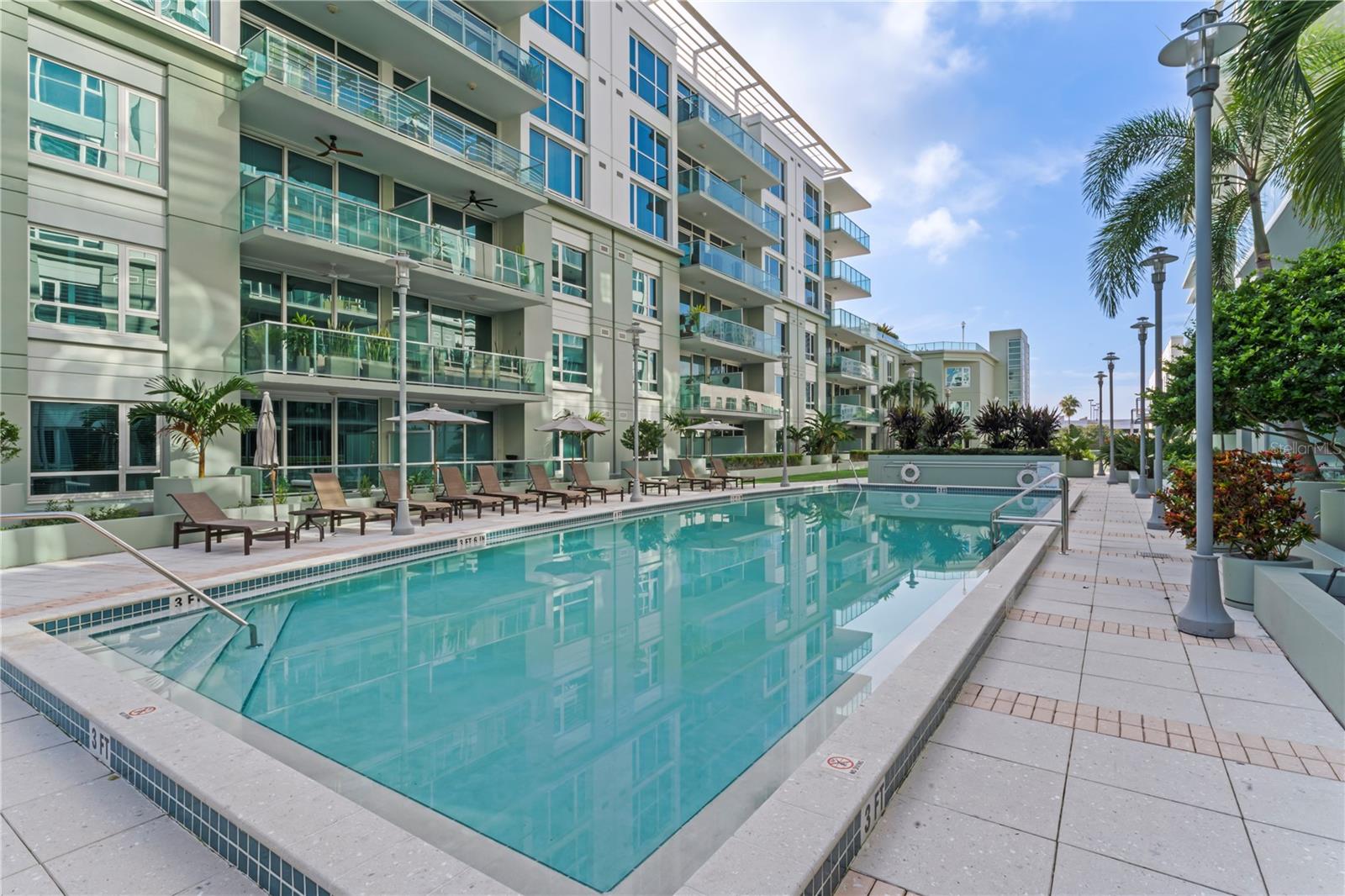 912 CHANNELSIDE DR #2607