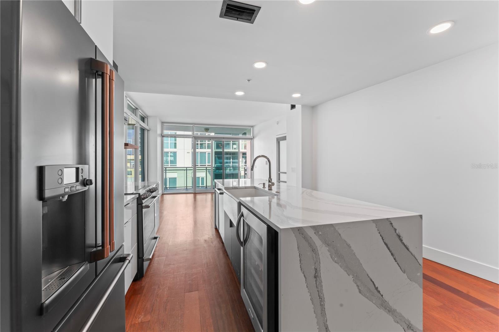 912 CHANNELSIDE DR #2607