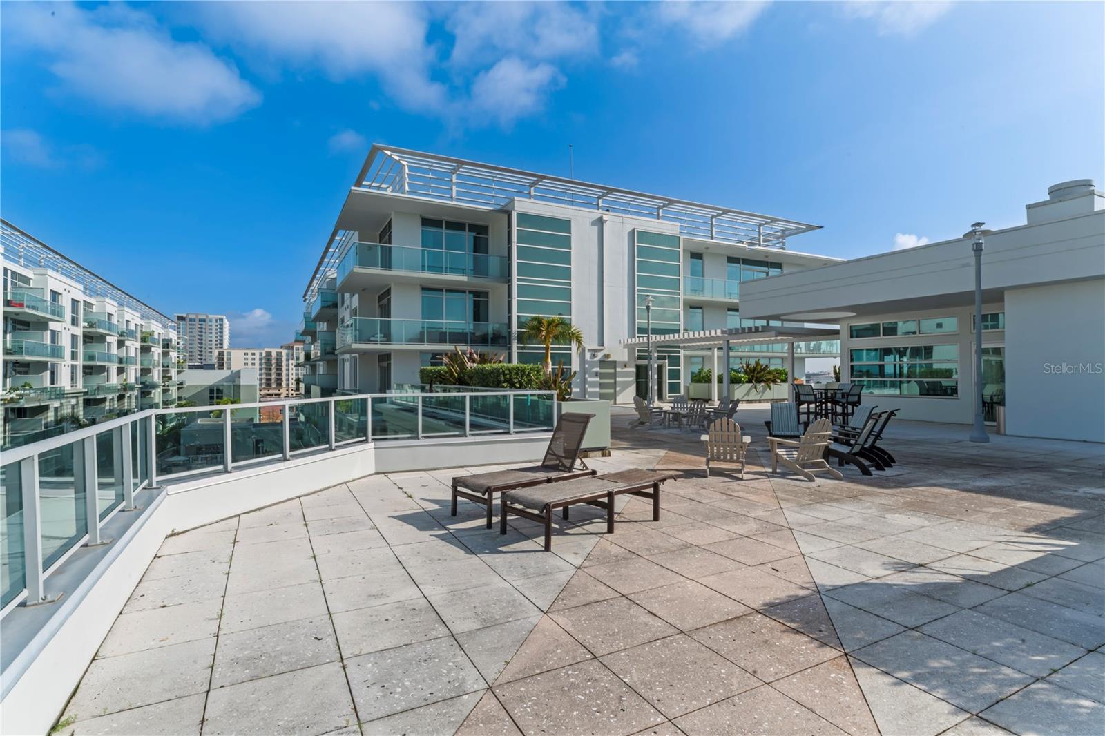 912 CHANNELSIDE DR #2607